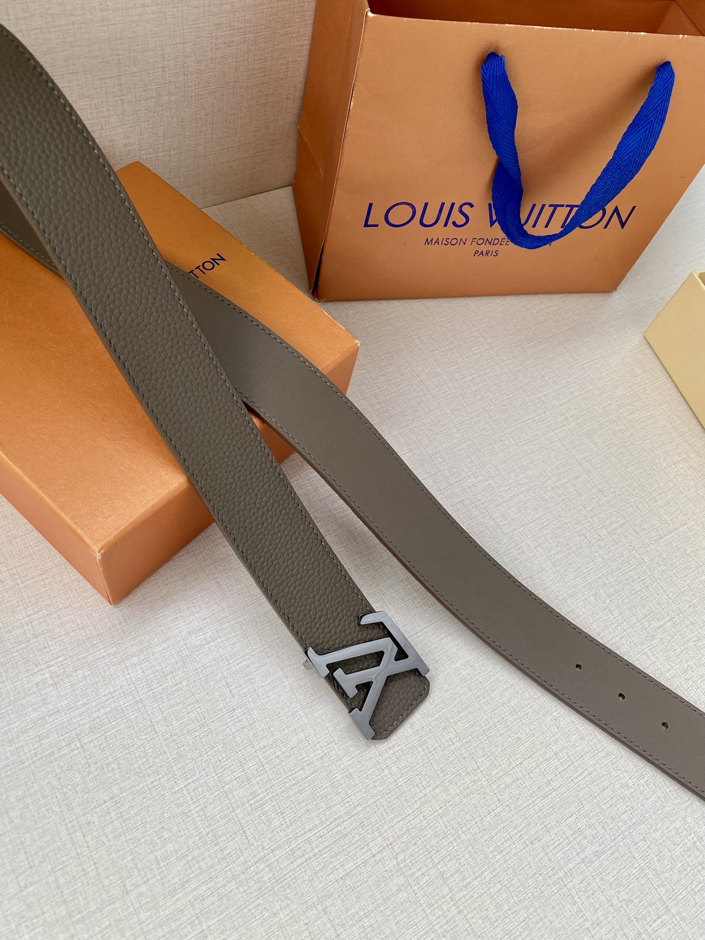 Louis Vuitton Men Leather Belt Width 4CM 137