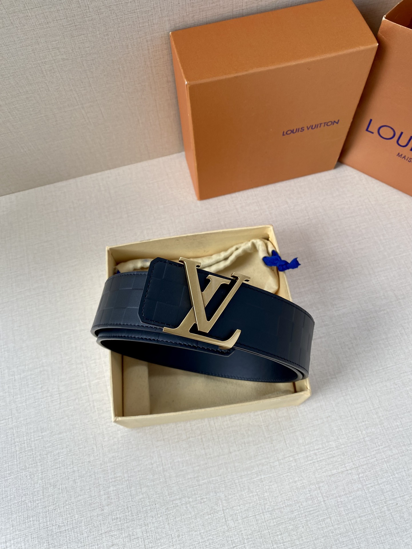 Louis Vuitton Men Leather Belt Width 4CM 138