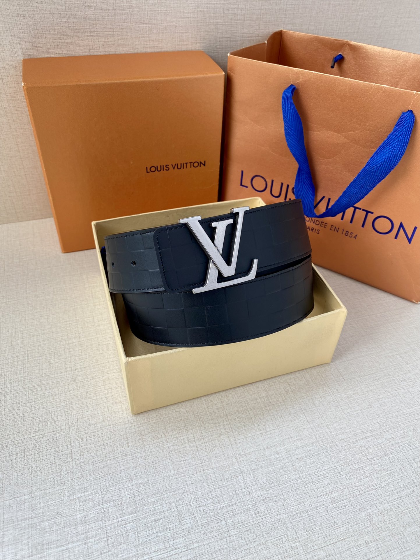 Louis Vuitton Men Leather Belt Width 4CM 138