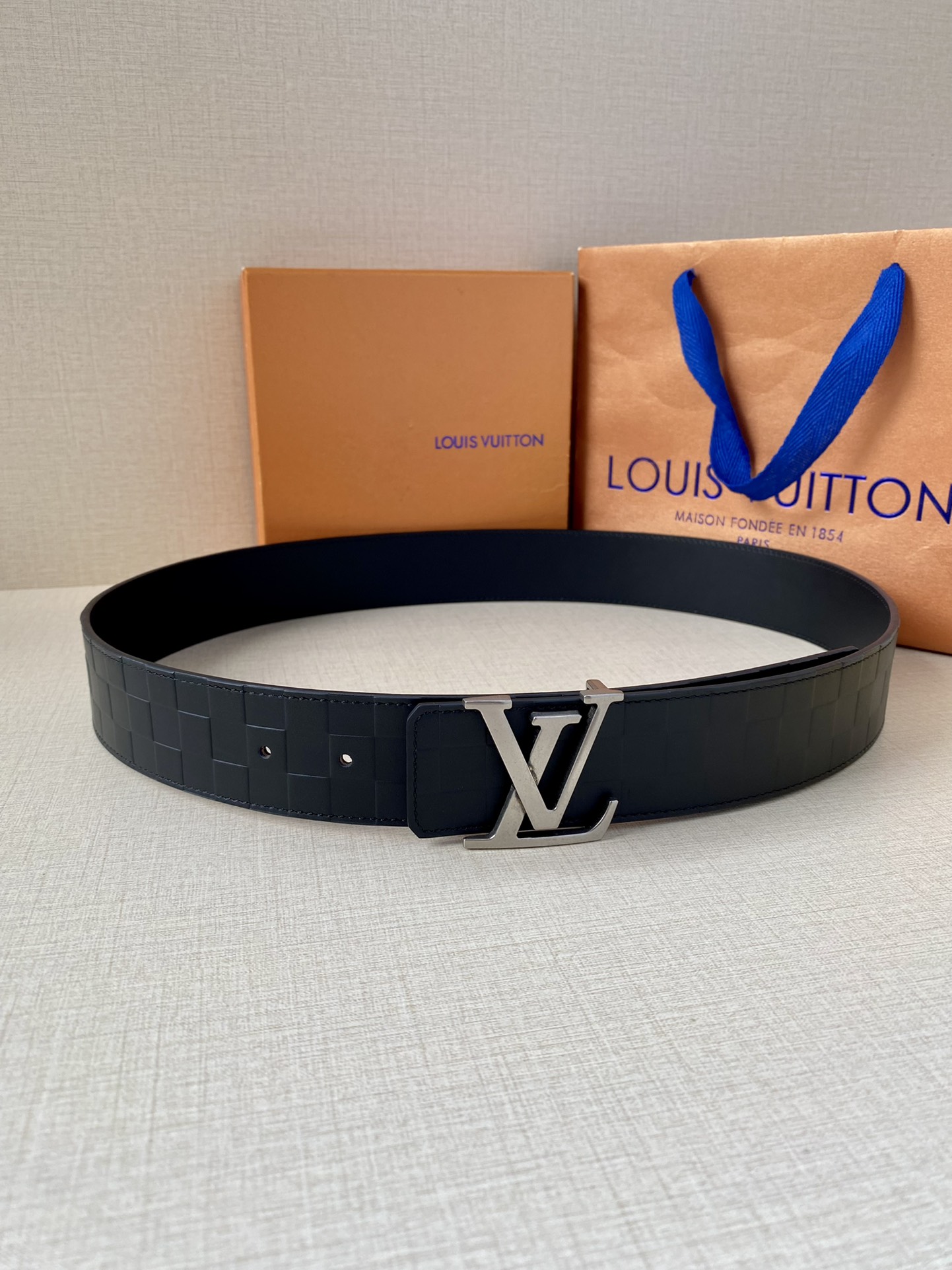 Louis Vuitton Men Leather Belt Width 4CM 138