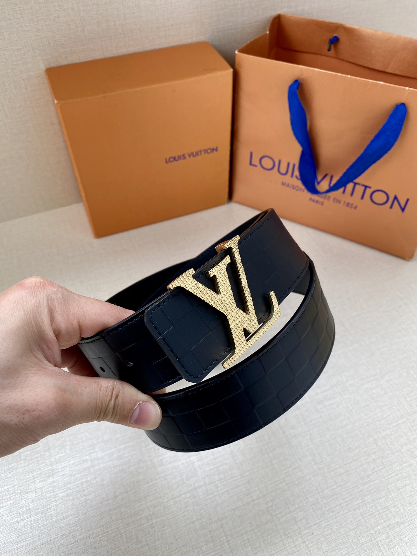 Louis Vuitton Men Leather Belt Width 4CM 139