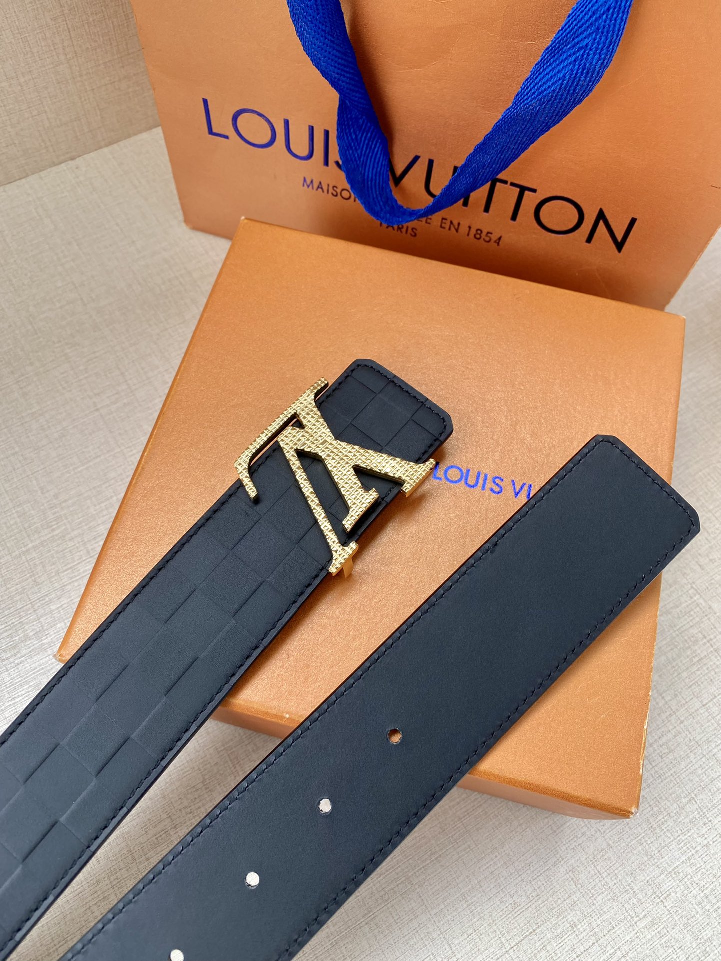 Louis Vuitton Men Leather Belt Width 4CM 139