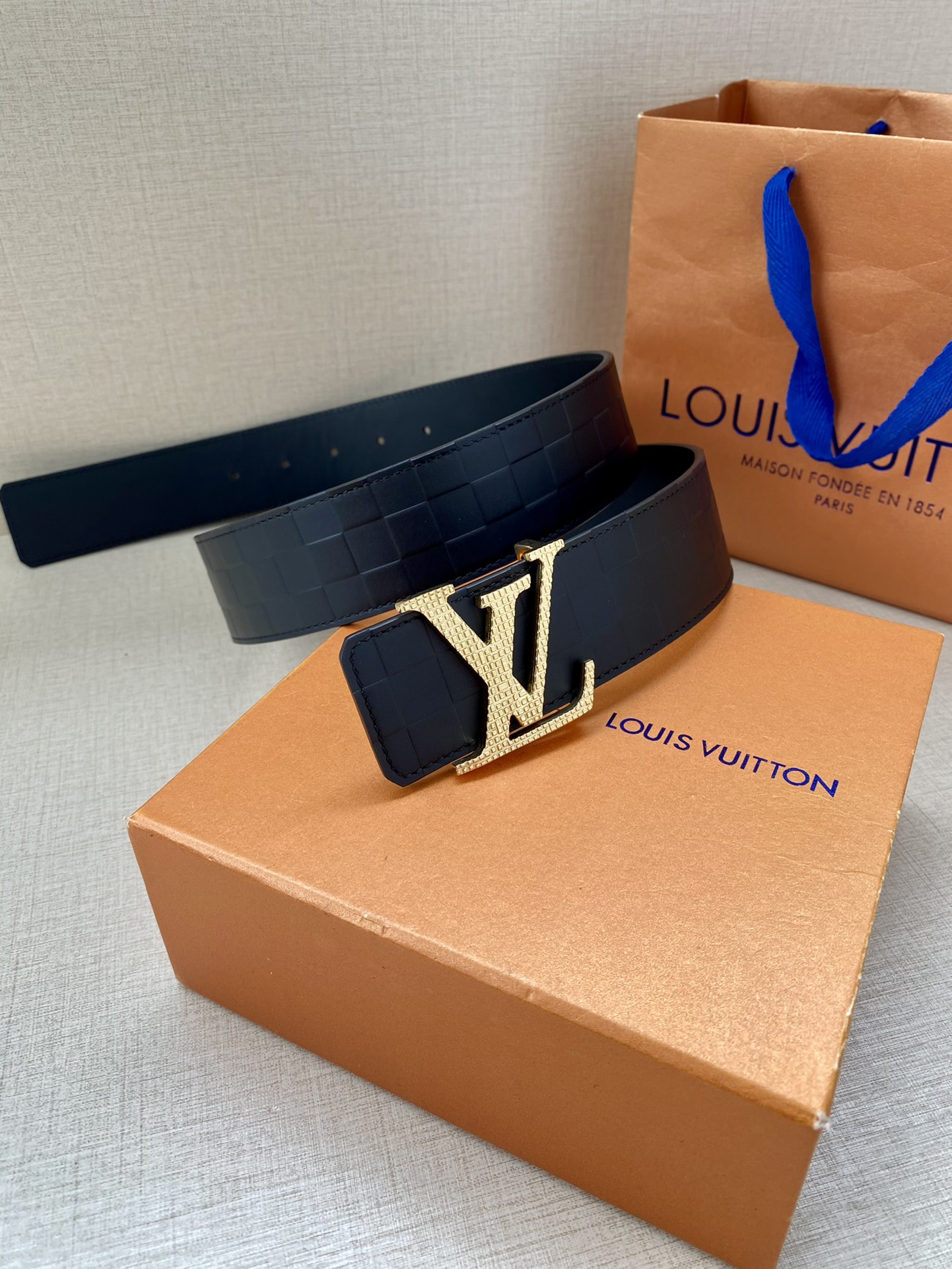 Louis Vuitton Men Leather Belt Width 4CM 139