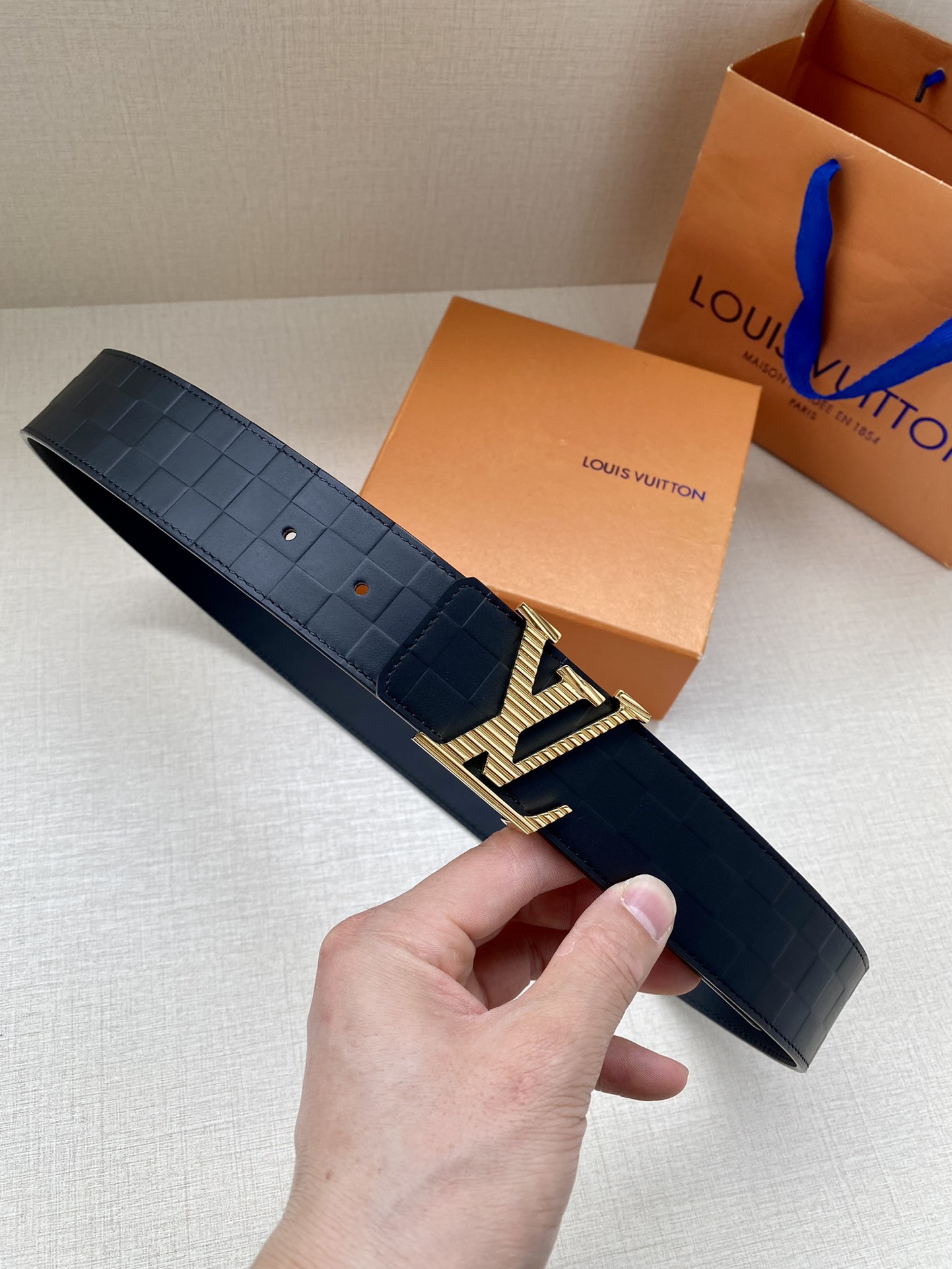 Louis Vuitton Men Leather Belt Width 4CM 140