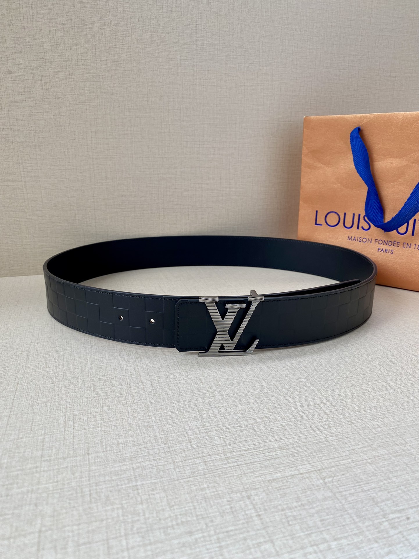 Louis Vuitton Men Leather Belt Width 4CM 140