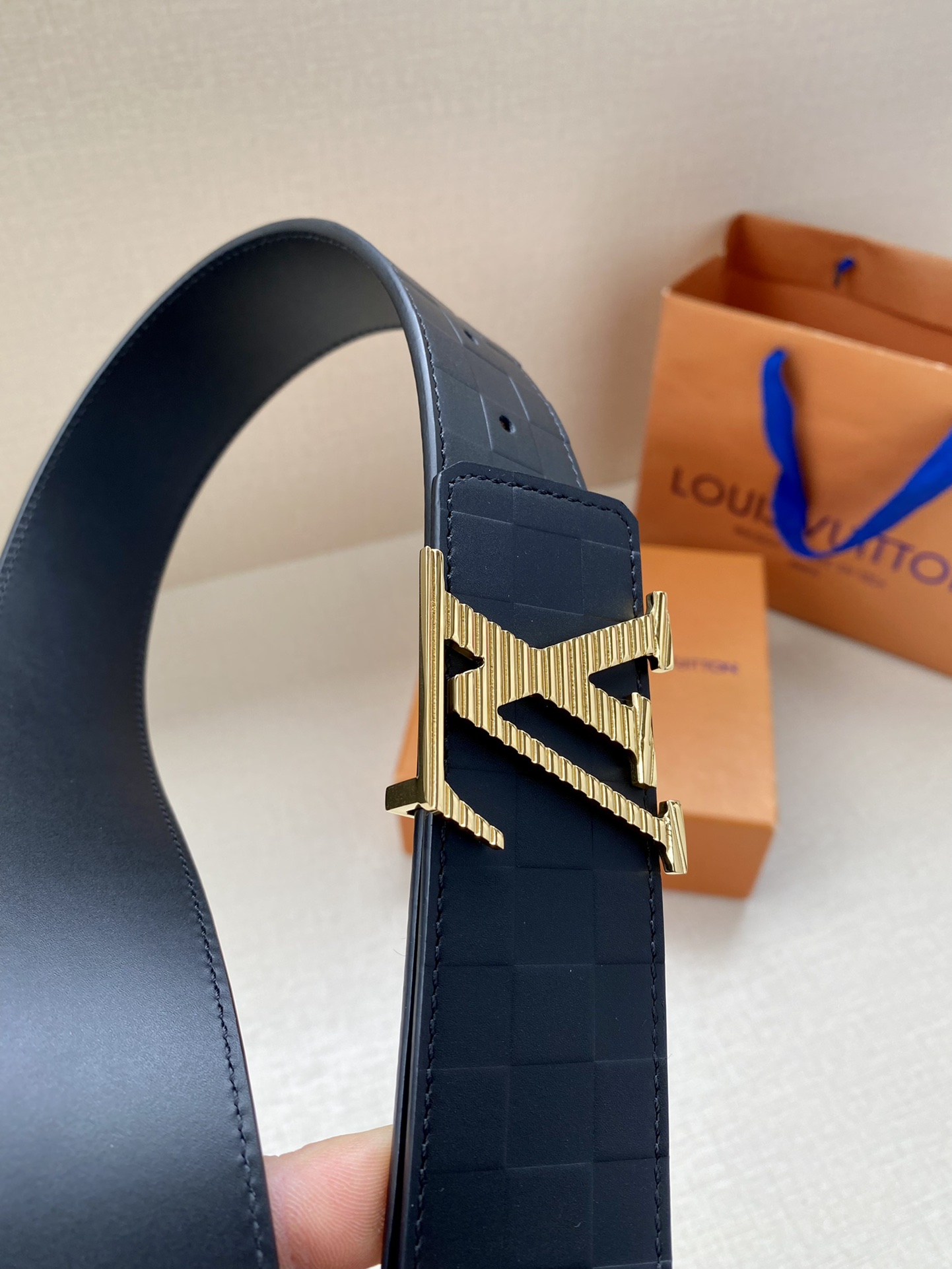 Louis Vuitton Men Leather Belt Width 4CM 140