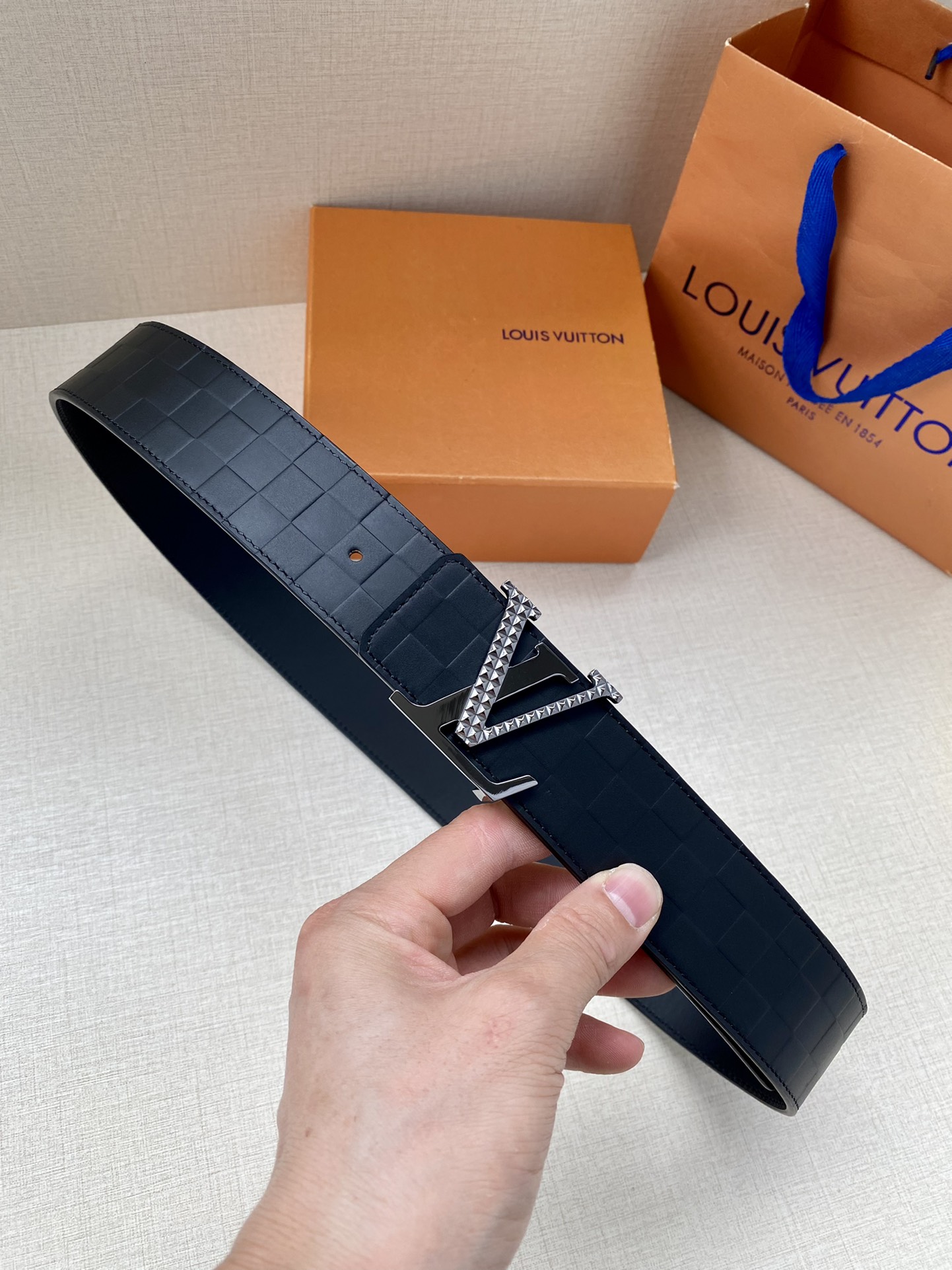 Louis Vuitton Men Leather Belt Width 4CM 141