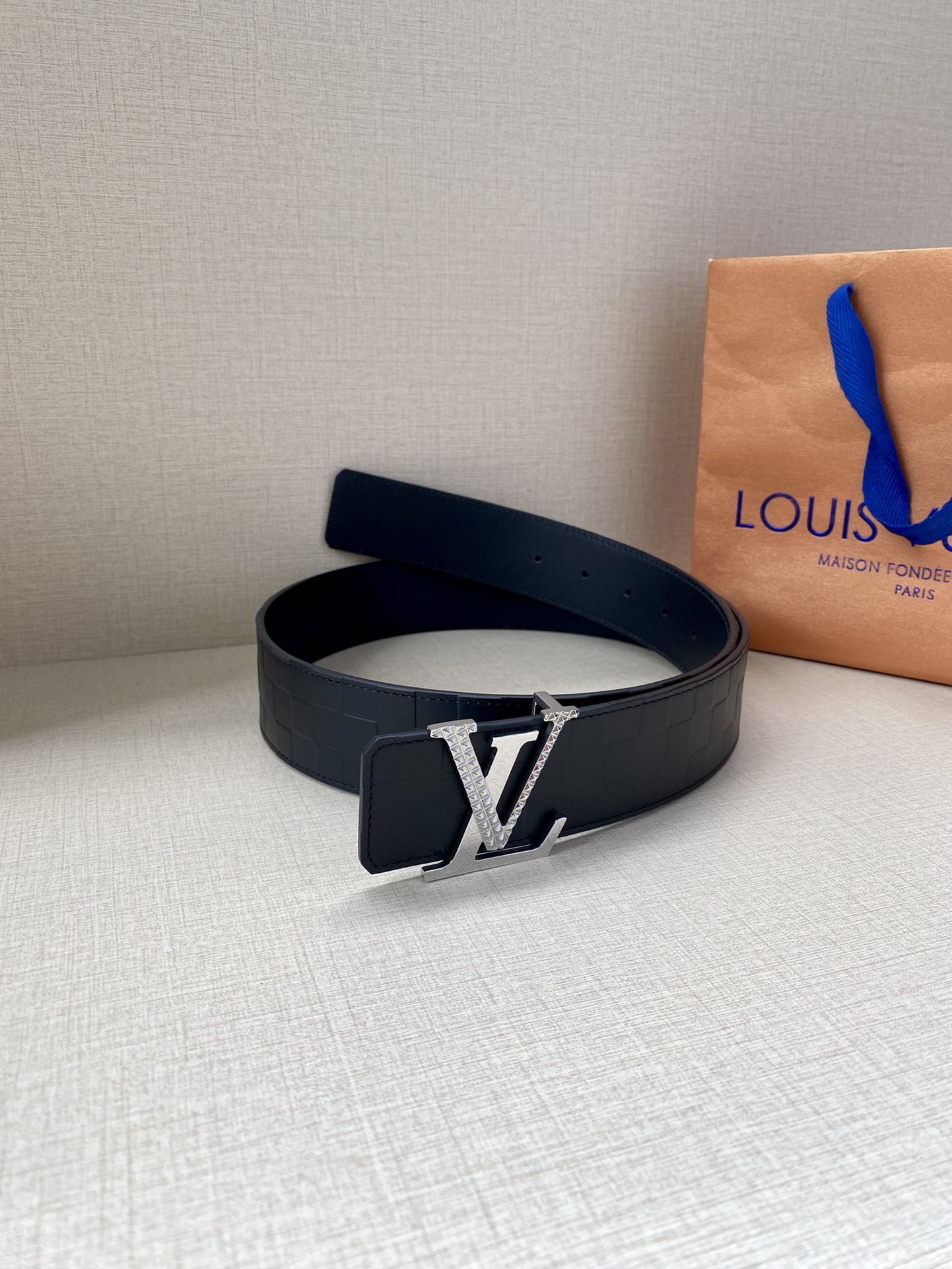Louis Vuitton Men Leather Belt Width 4CM 141