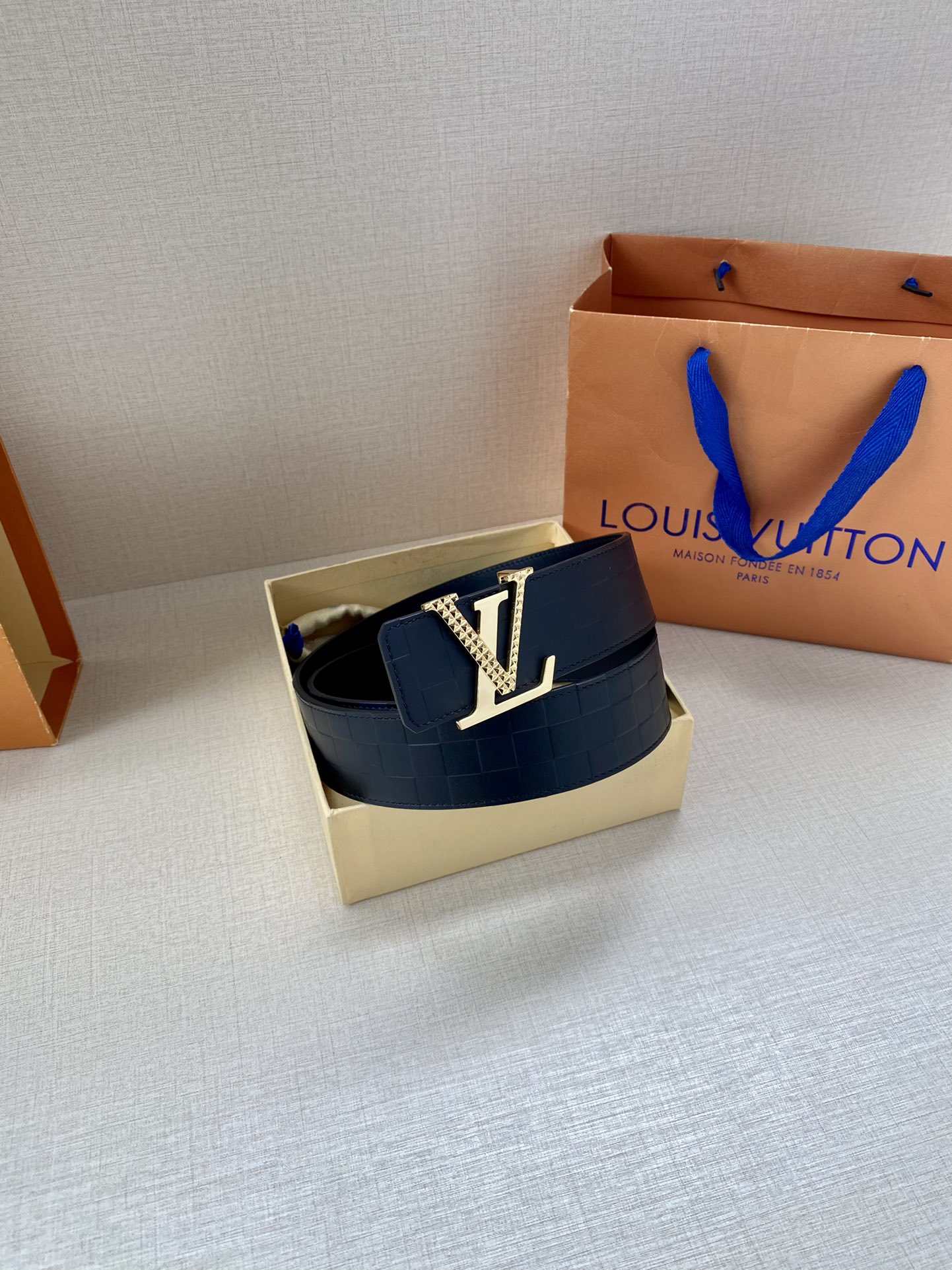 Louis Vuitton Men Leather Belt Width 4CM 141