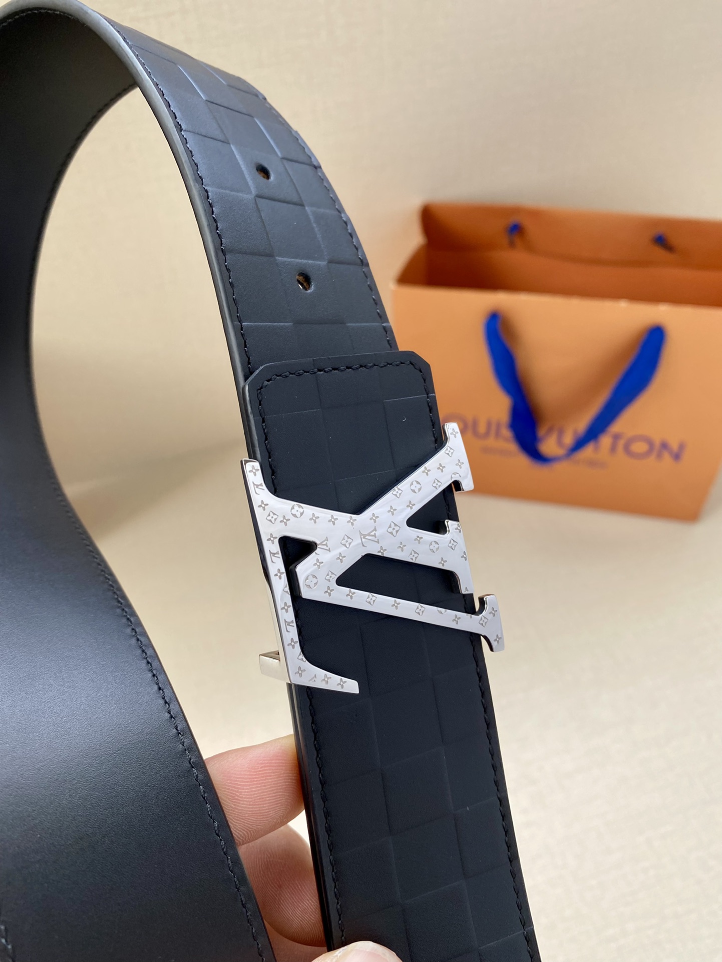 Louis Vuitton Men Leather Belt Width 4CM 142
