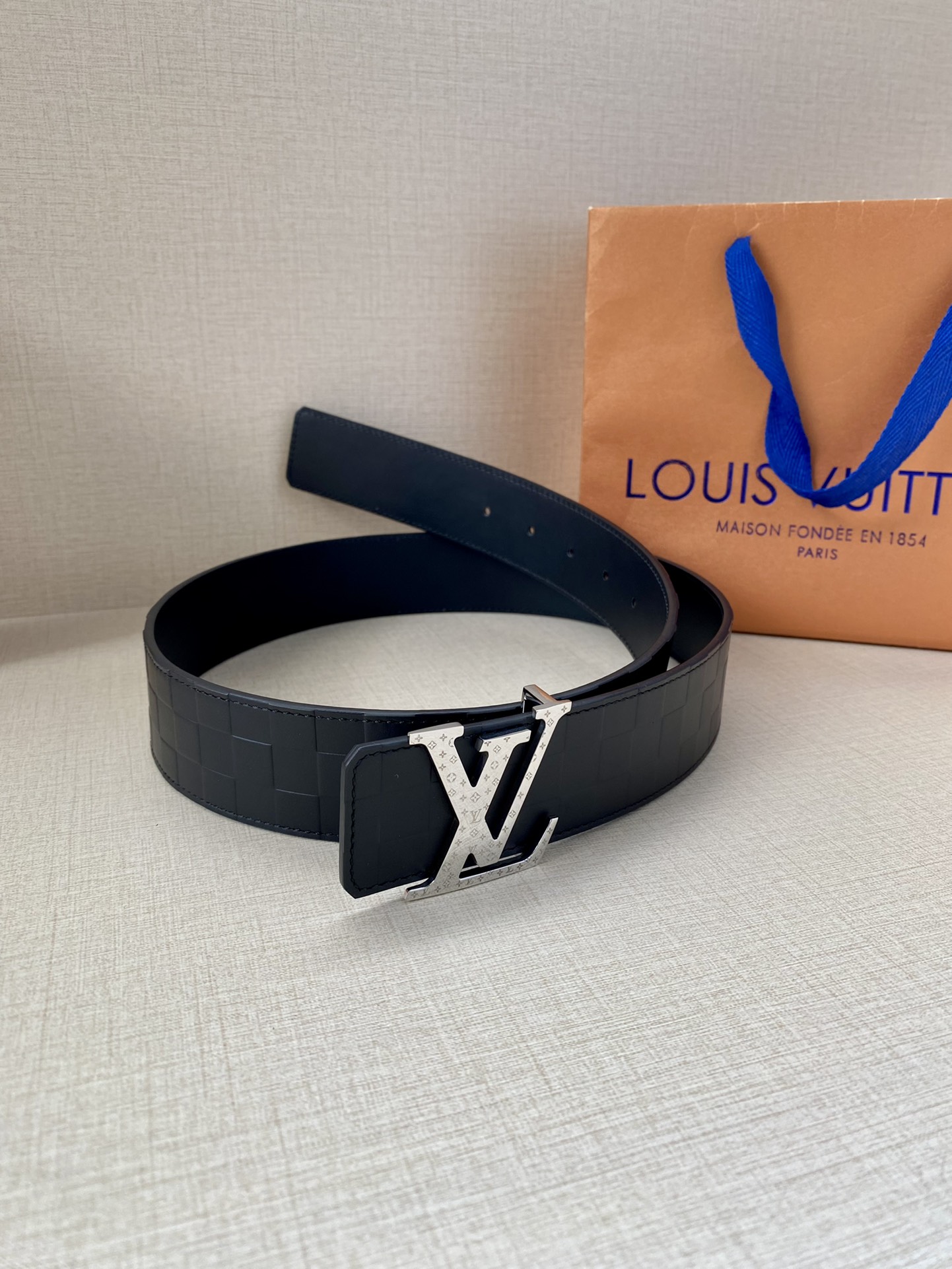 Louis Vuitton Men Leather Belt Width 4CM 142
