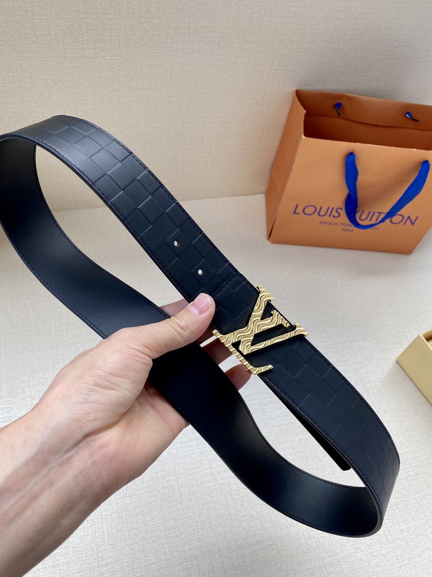 Louis Vuitton Men Leather Belt Width 4CM 143