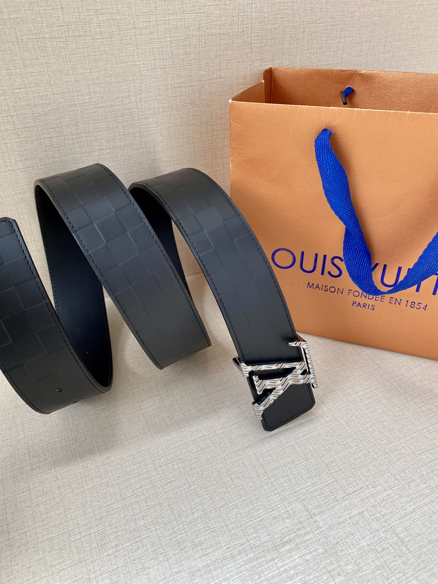 Louis Vuitton Men Leather Belt Width 4CM 143