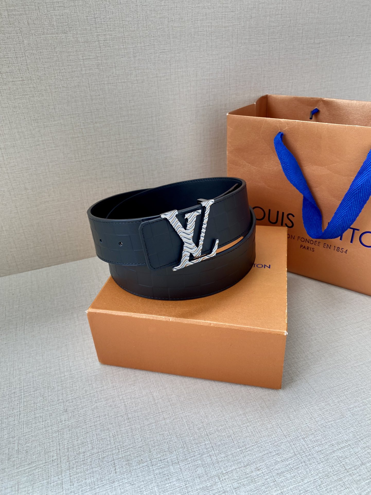 Louis Vuitton Men Leather Belt Width 4CM 144