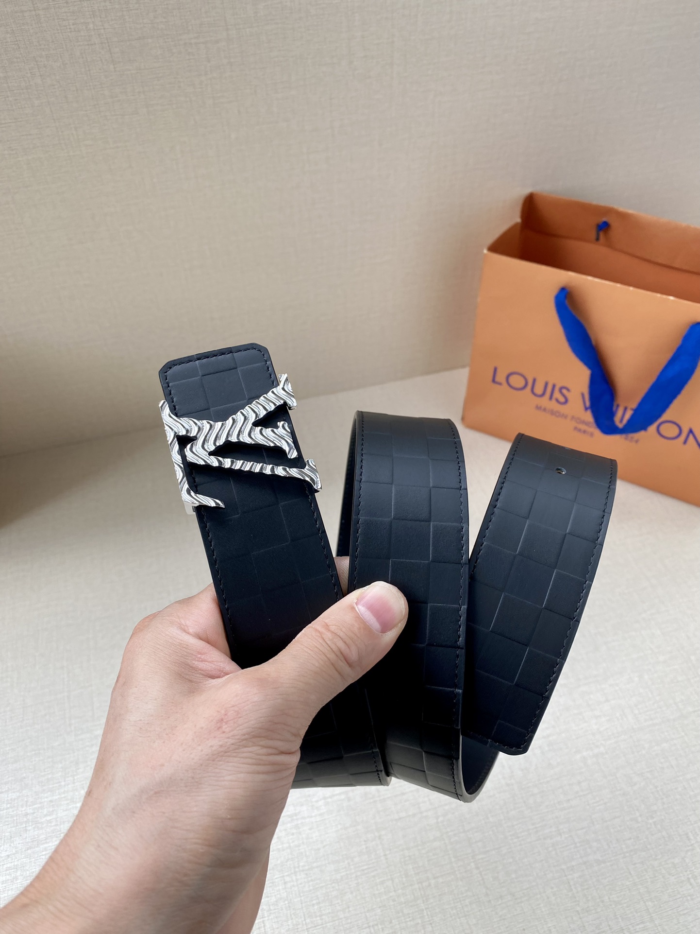Louis Vuitton Men Leather Belt Width 4CM 144