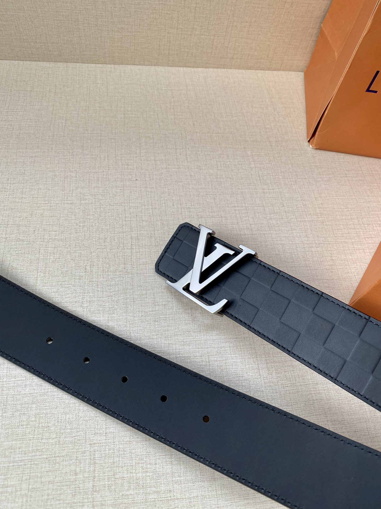 Louis Vuitton Men Leather Belt Width 4CM 145