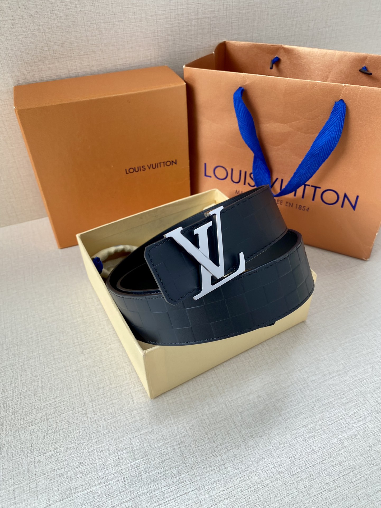 Louis Vuitton Men Leather Belt Width 4CM 145