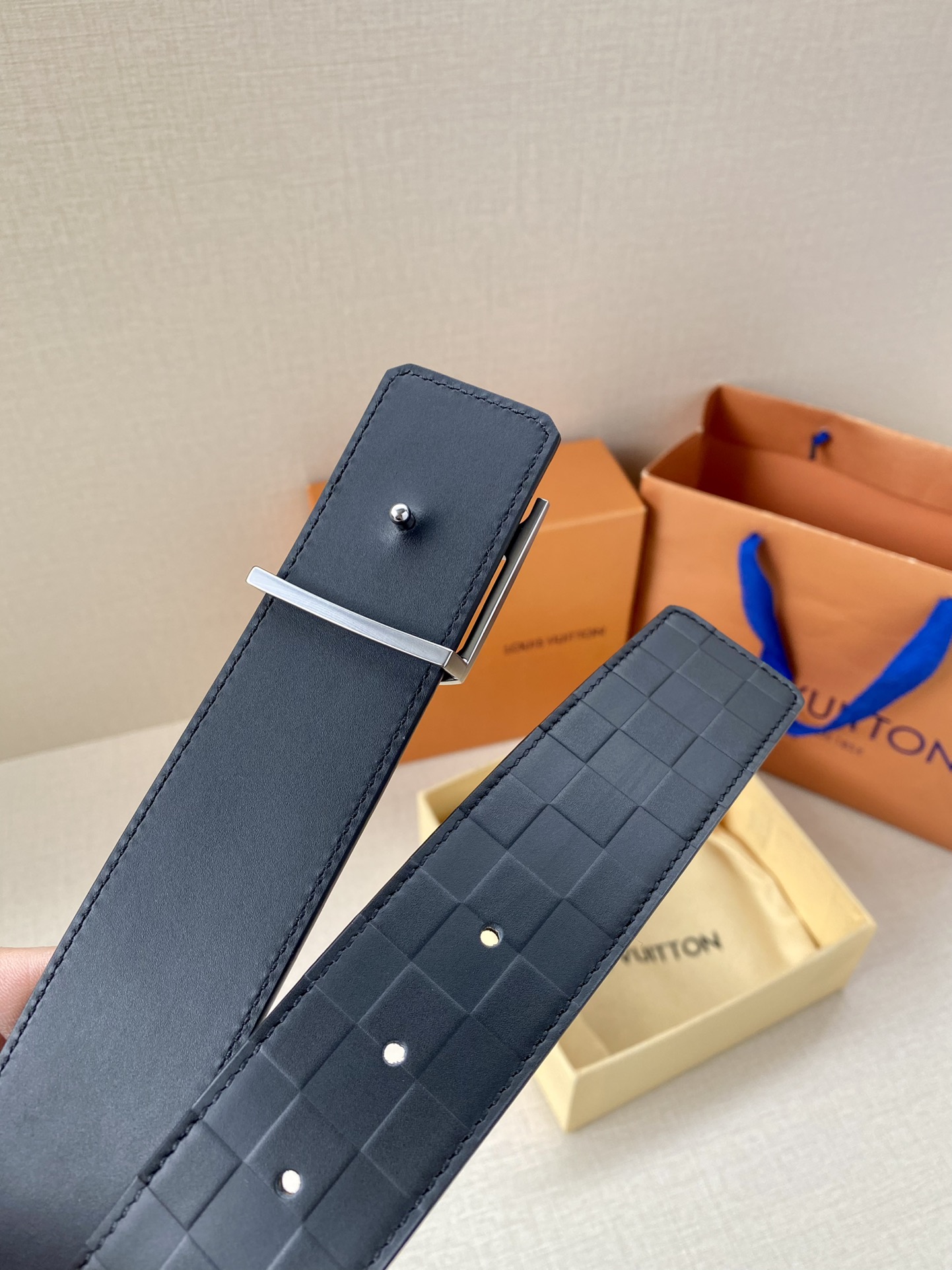 Louis Vuitton Men Leather Belt Width 4CM 145