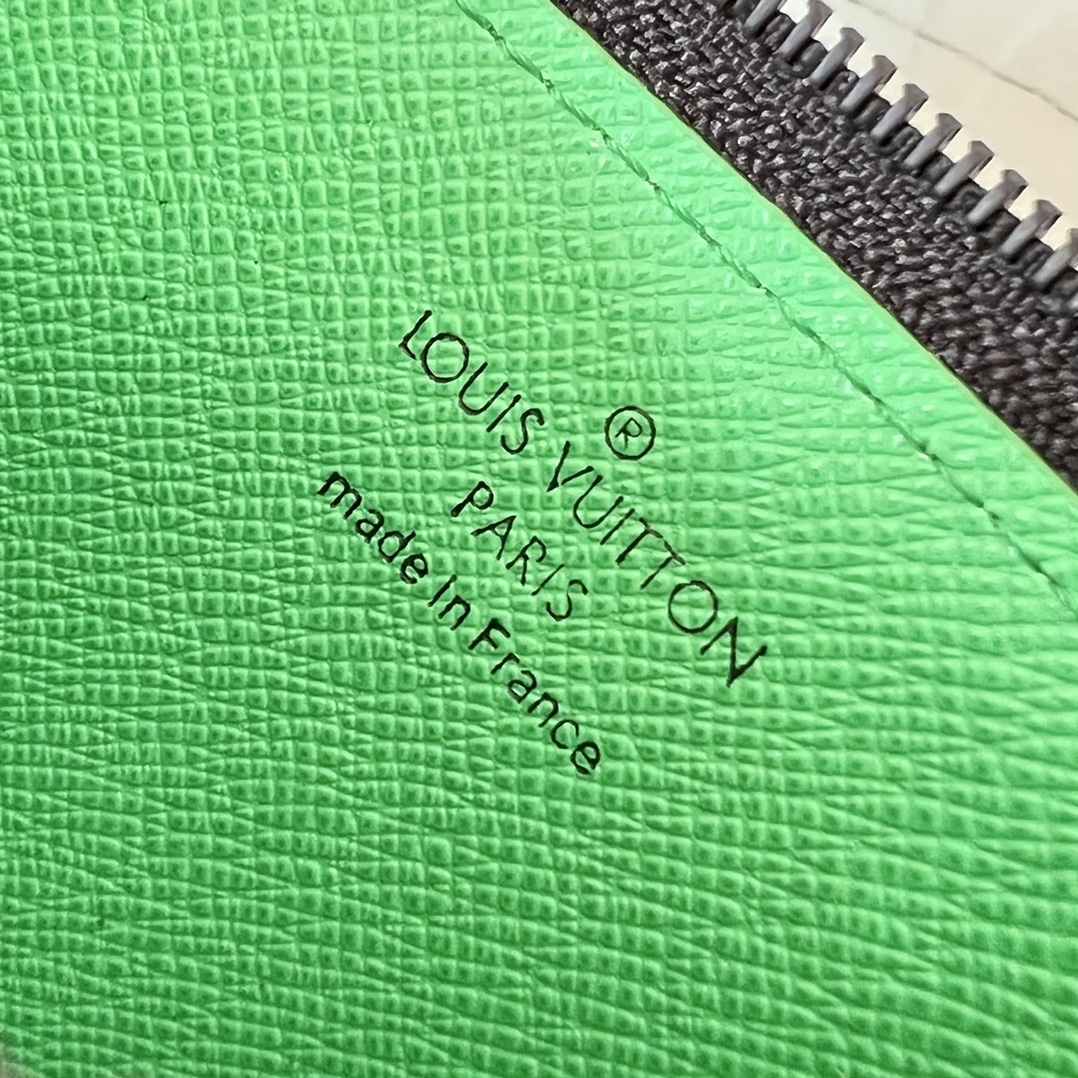 Louis Vuitton Mens Coin Card Holder  Monogram Macassar Coated Canvas and Green Cowhide Leather M81627