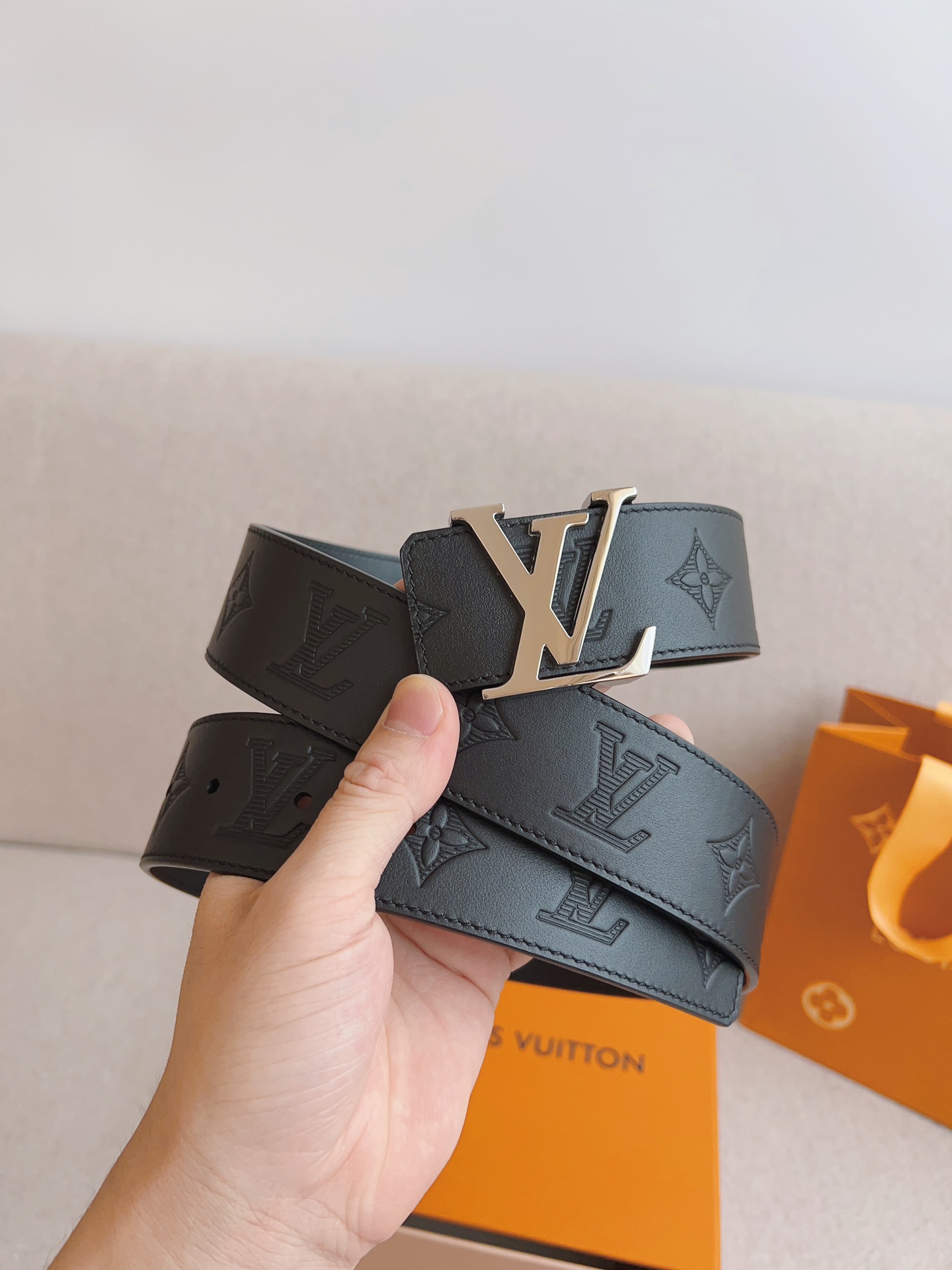 Louis Vuitton Mens Leather Belt Width 4.0cm 208