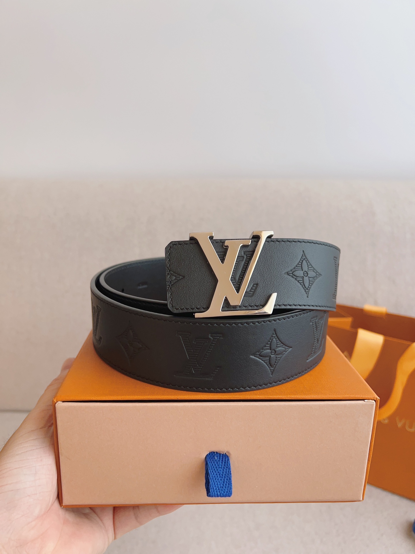 Louis Vuitton Mens Leather Belt Width 4.0cm 208