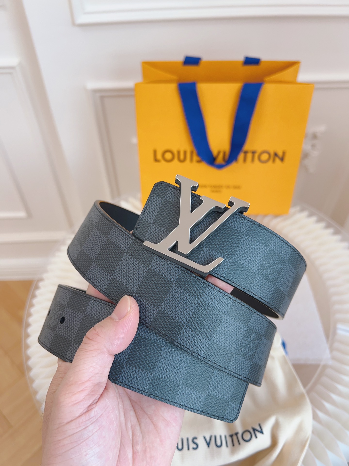 Louis Vuitton Mens Leather Belt Width 4cm 184