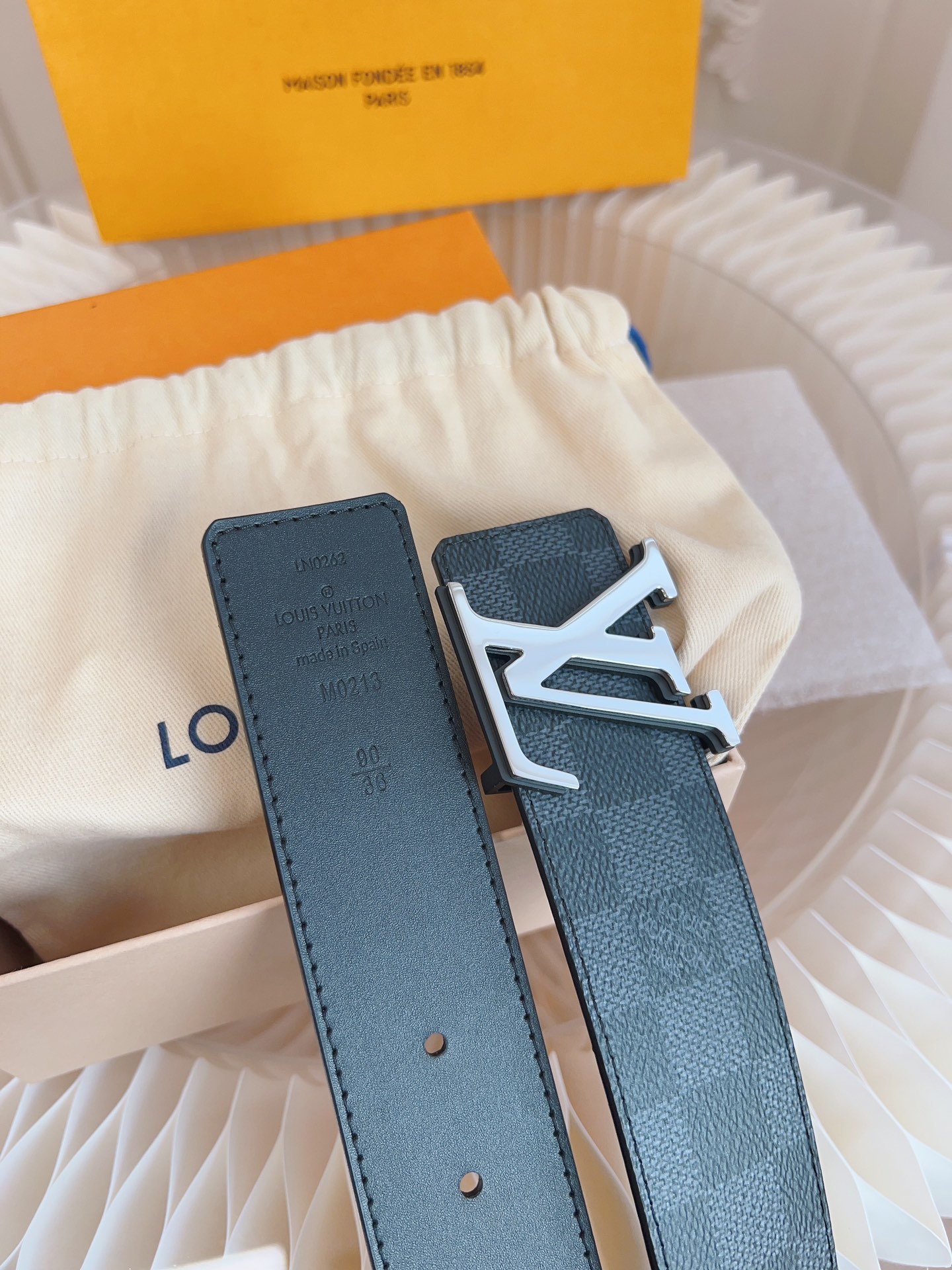 Louis Vuitton Mens Leather Belt Width 4cm 184