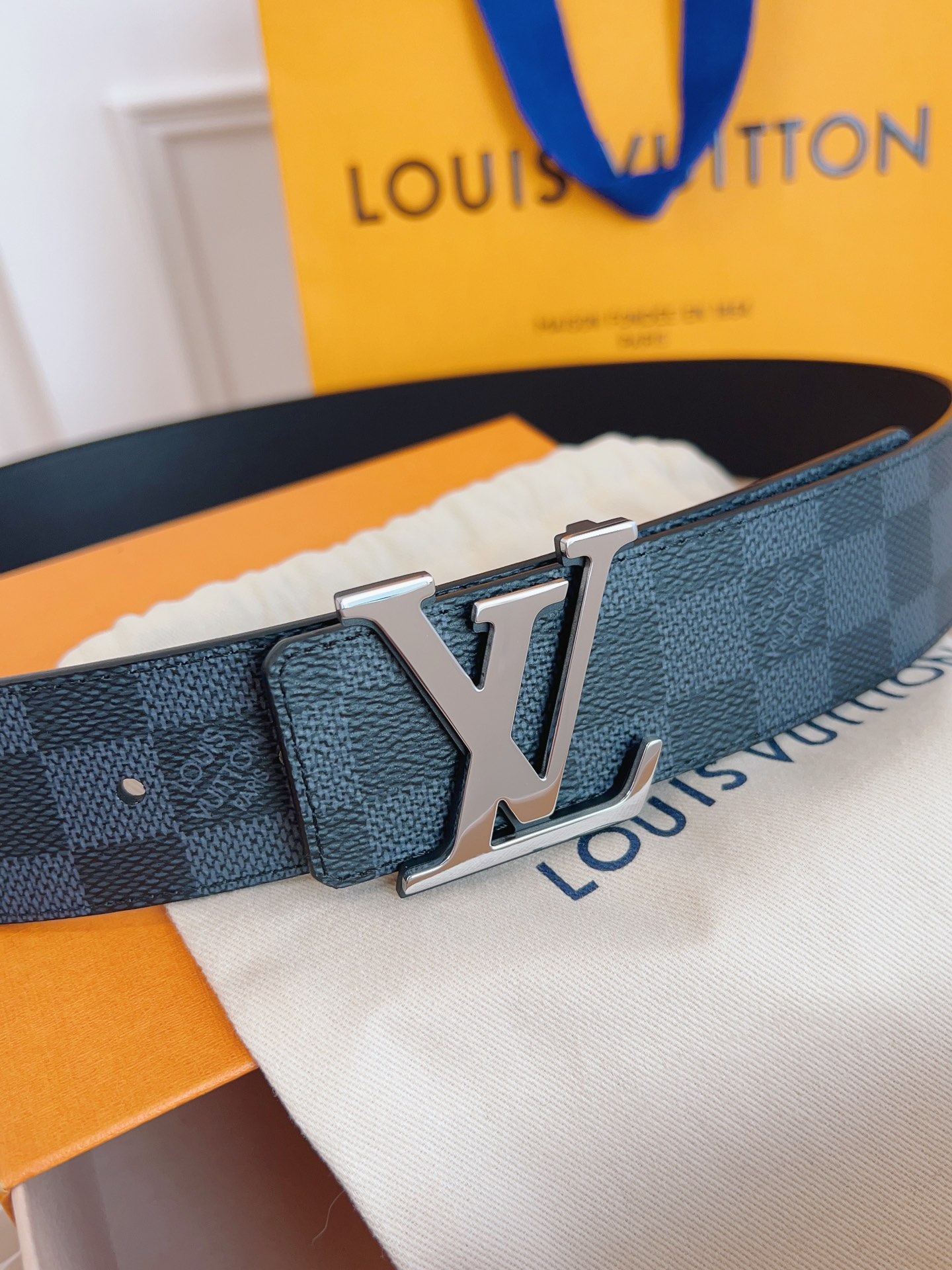 Louis Vuitton Mens Leather Belt Width 4cm 184