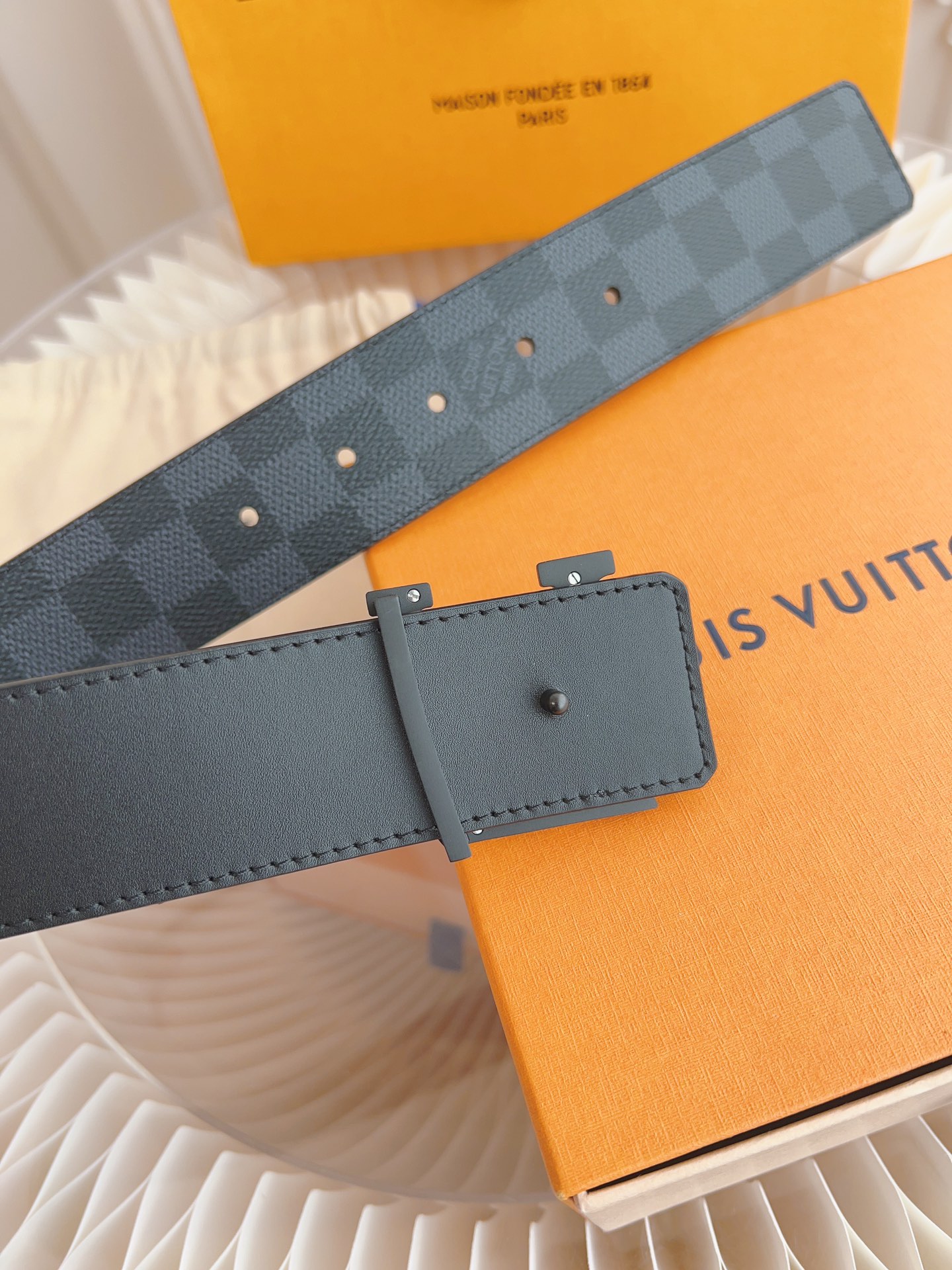 Louis Vuitton Mens Leather Belt Width 4cm 184