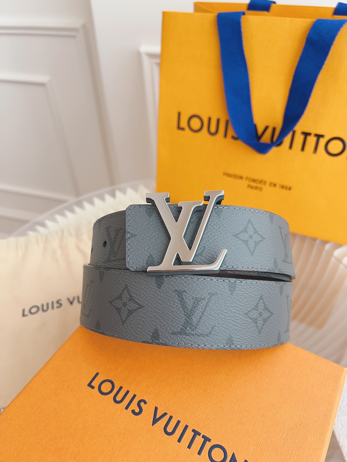 Louis Vuitton Mens Leather Belt Width 4cm 186