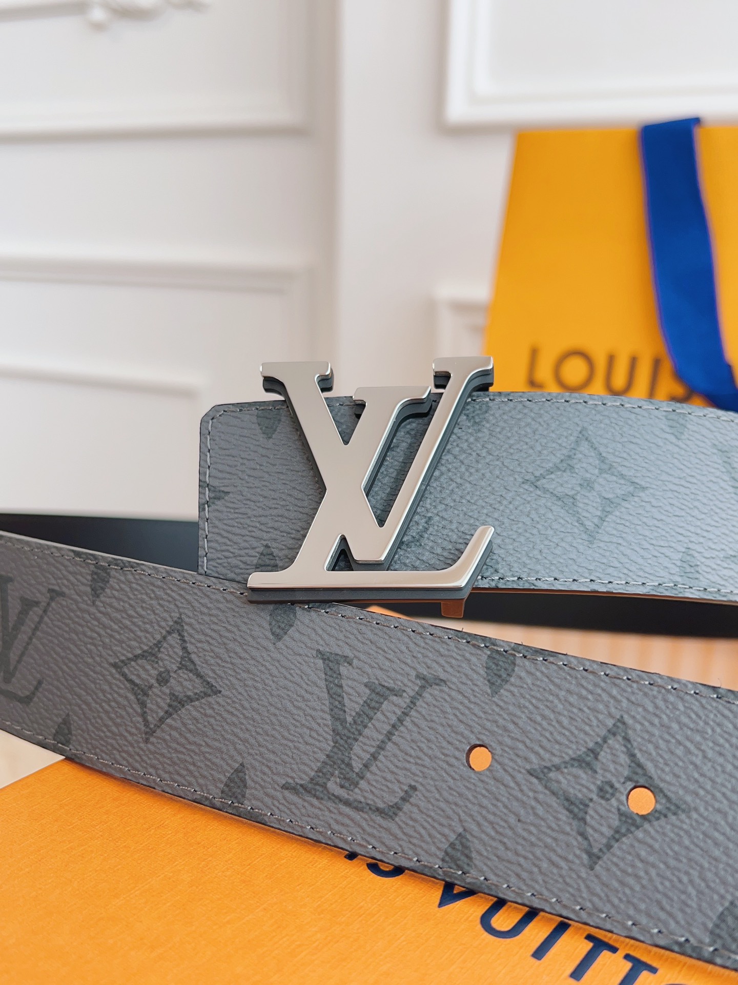 Louis Vuitton Mens Leather Belt Width 4cm 186