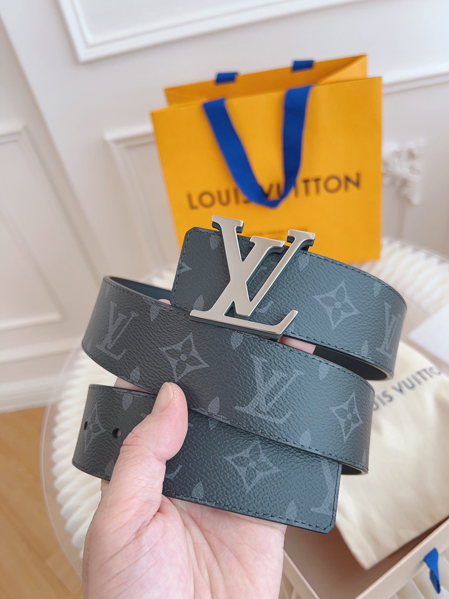 Louis Vuitton Mens Leather Belt Width 4cm 187