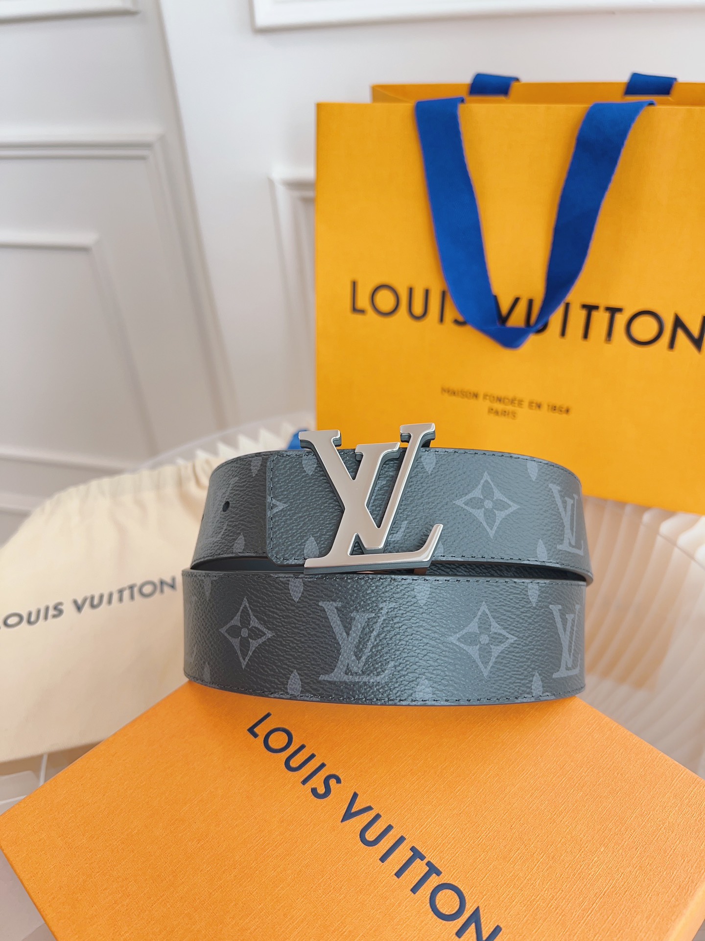 Louis Vuitton Mens Leather Belt Width 4cm 187