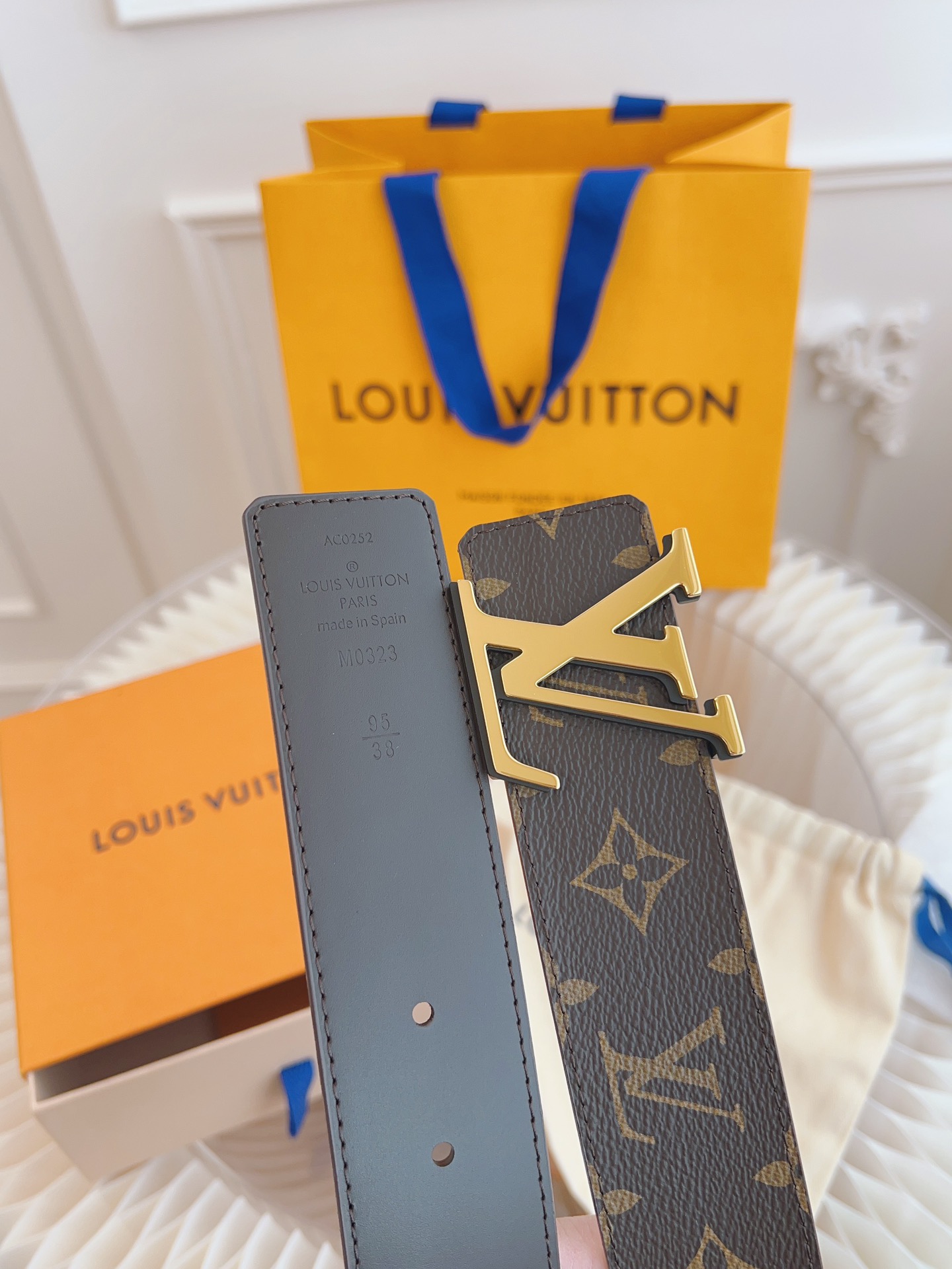 Louis Vuitton Mens Leather Belt Width 4cm 188