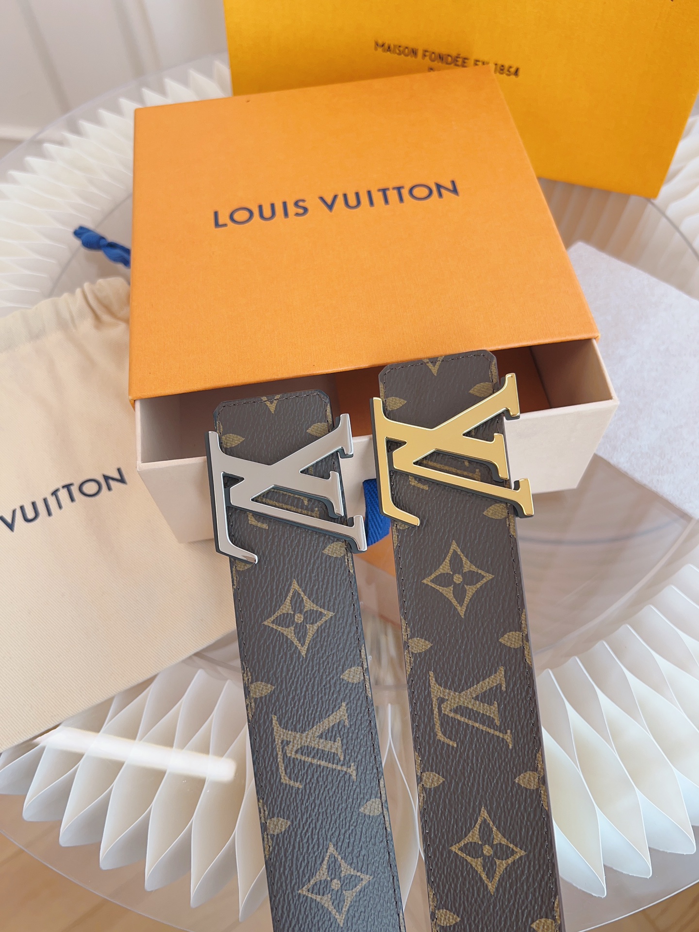 Louis Vuitton Mens Leather Belt Width 4cm 188