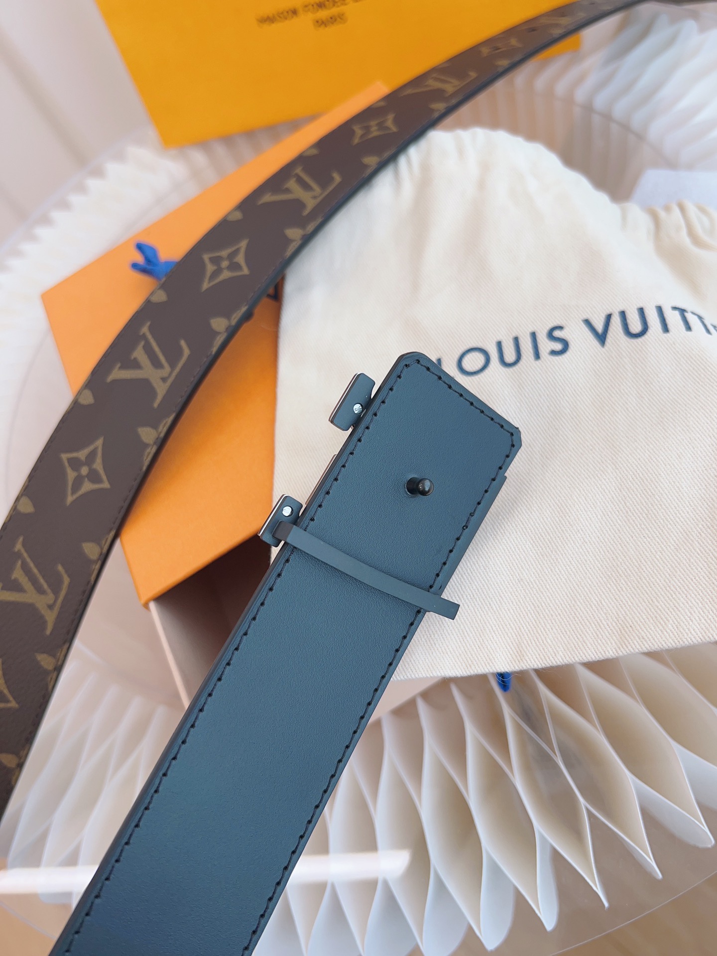 Louis Vuitton Mens Leather Belt Width 4cm 189