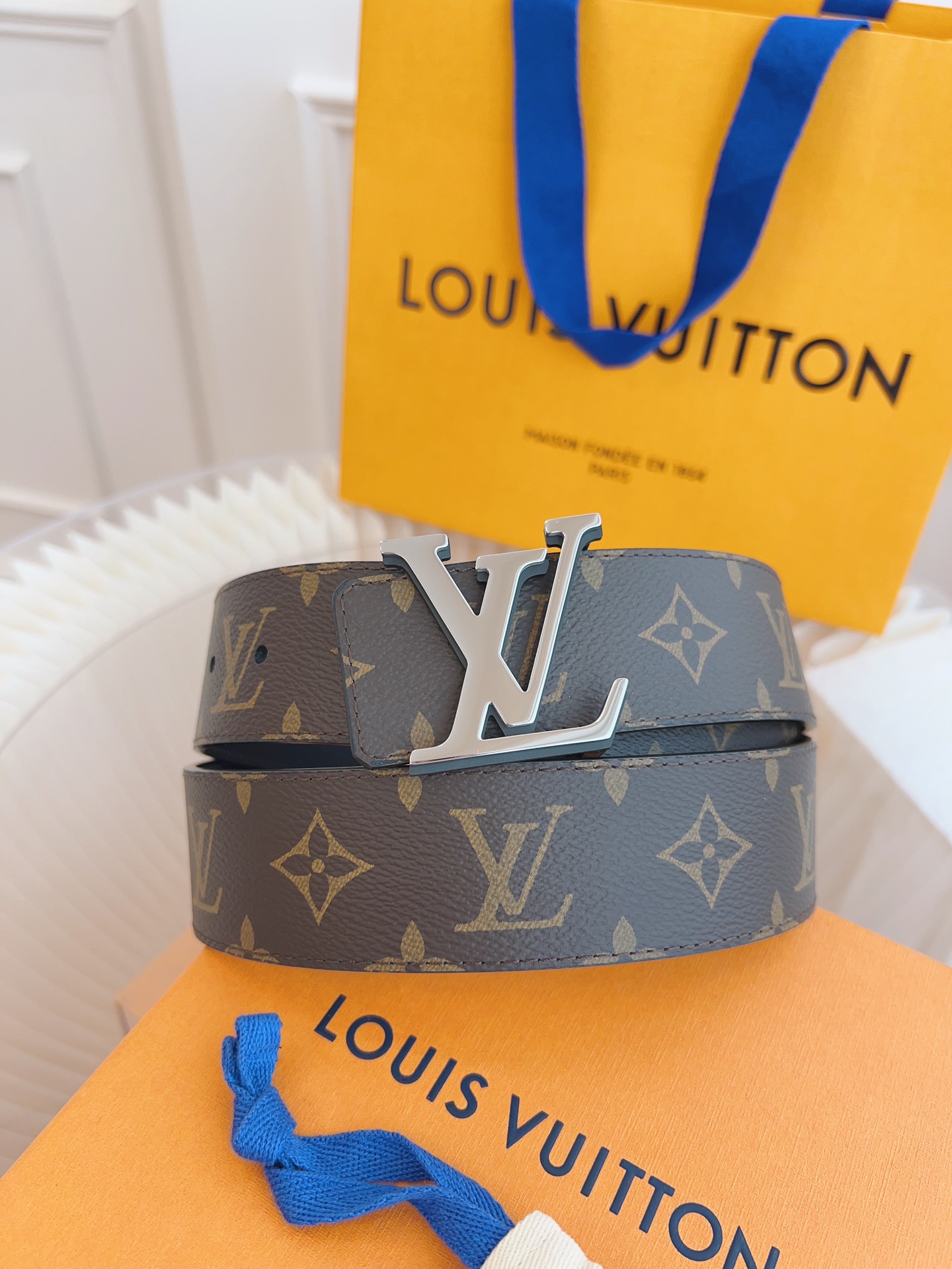 Louis Vuitton Mens Leather Belt Width 4cm 189