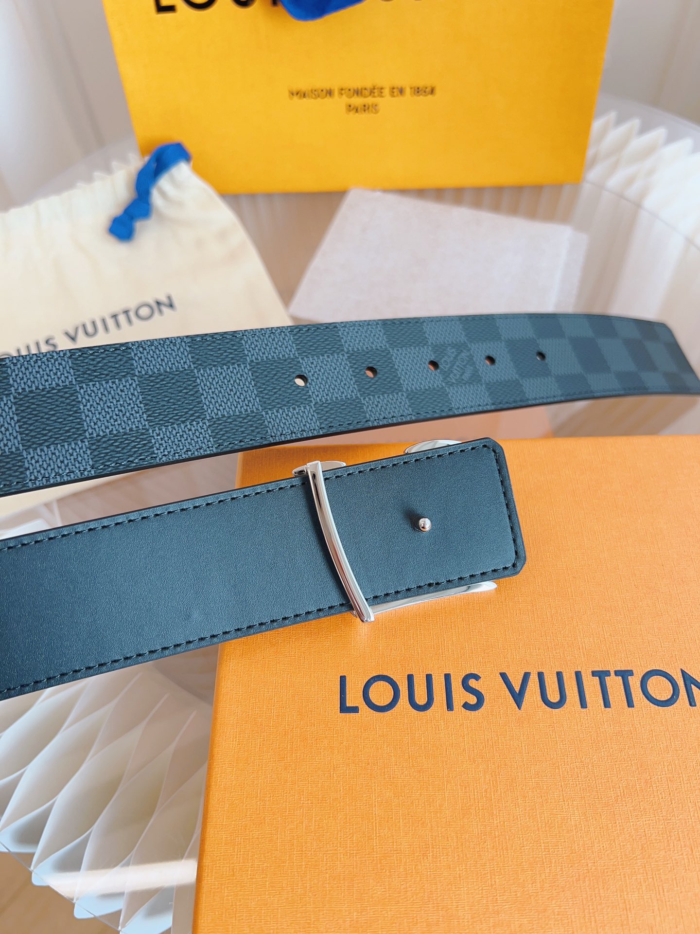 Louis Vuitton Mens Leather Belt Width 4cm 190