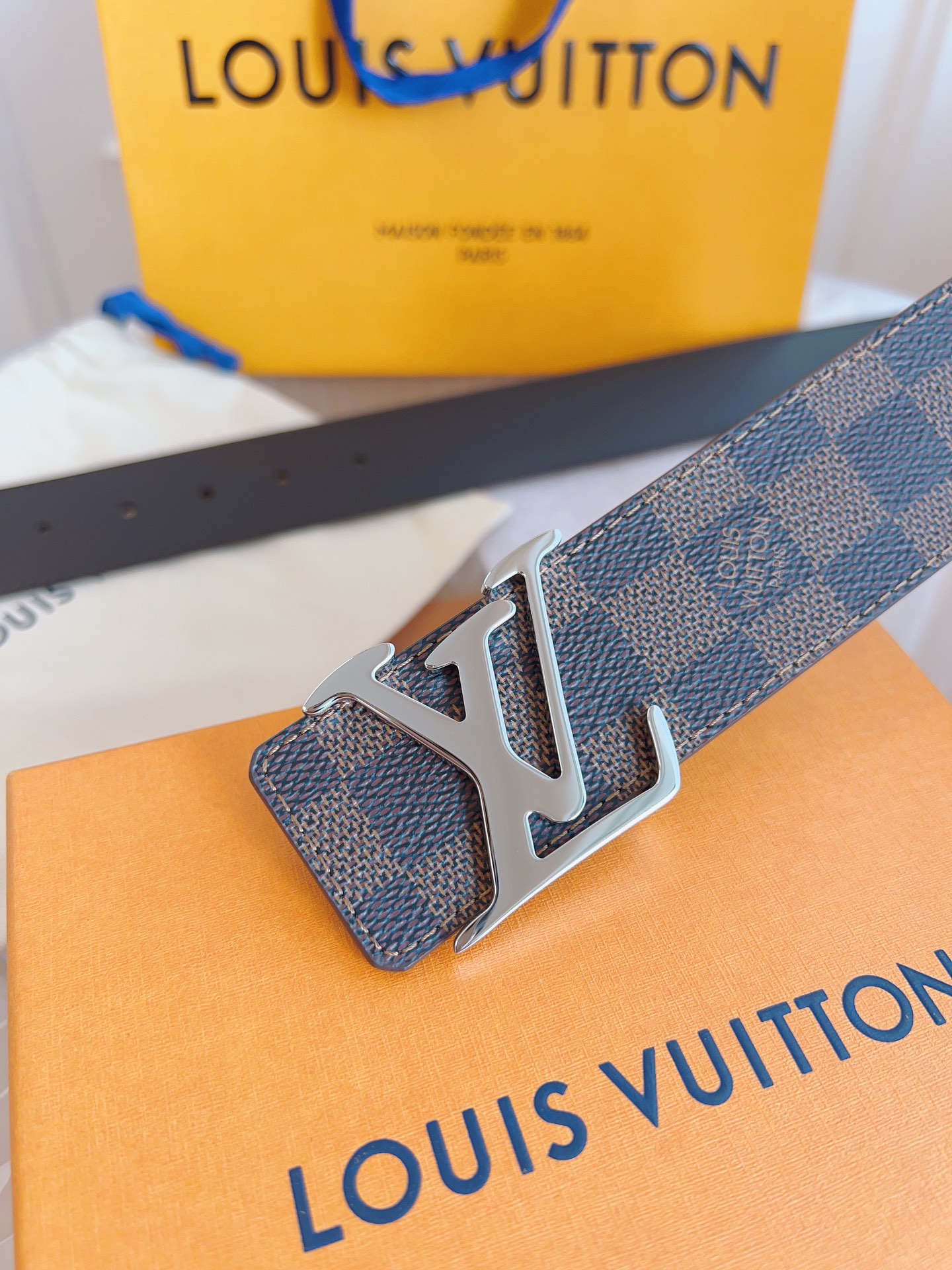 Louis Vuitton Mens Leather Belt Width 4cm 191