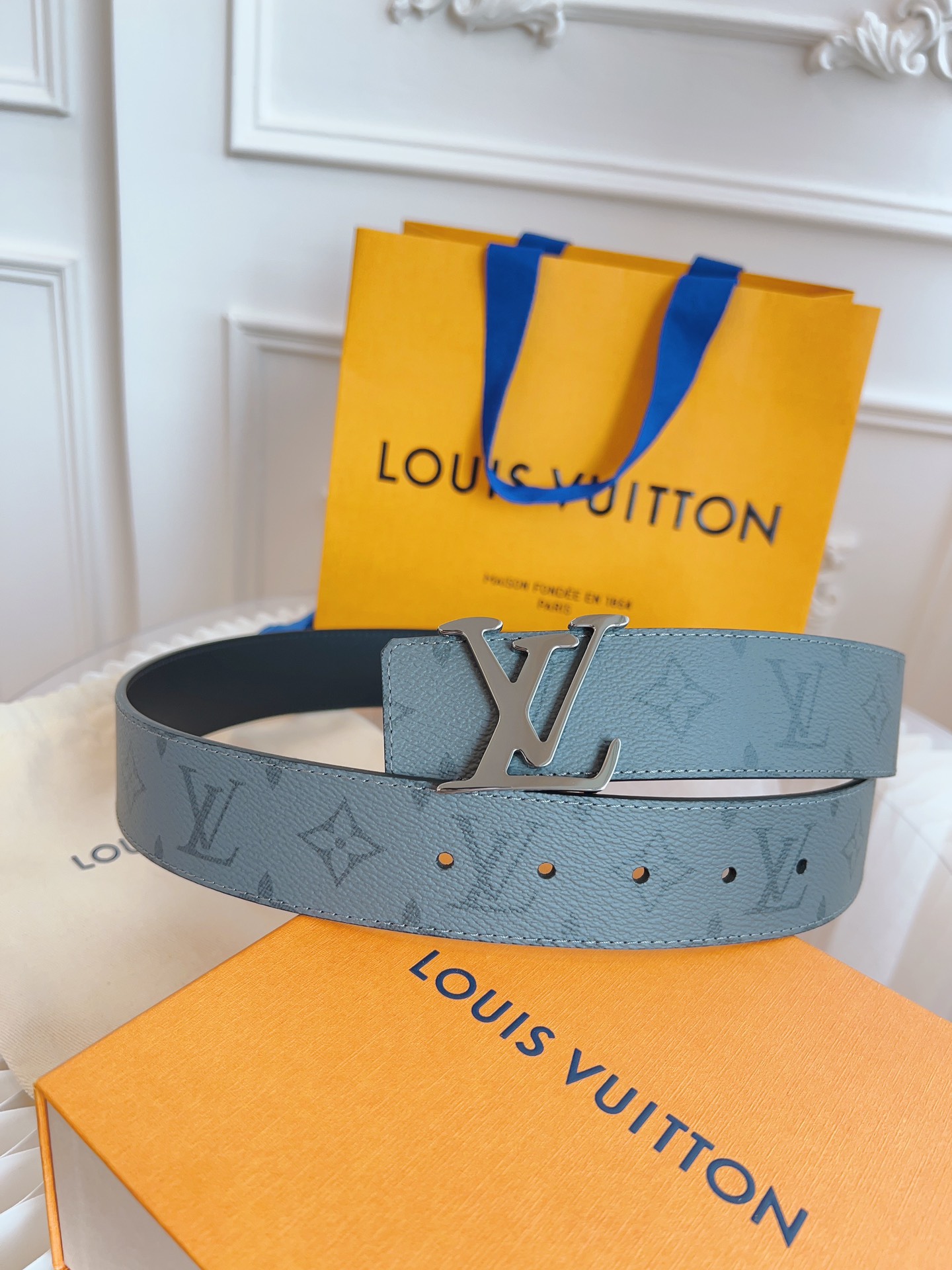 Louis Vuitton Mens Leather Belt Width 4cm 192