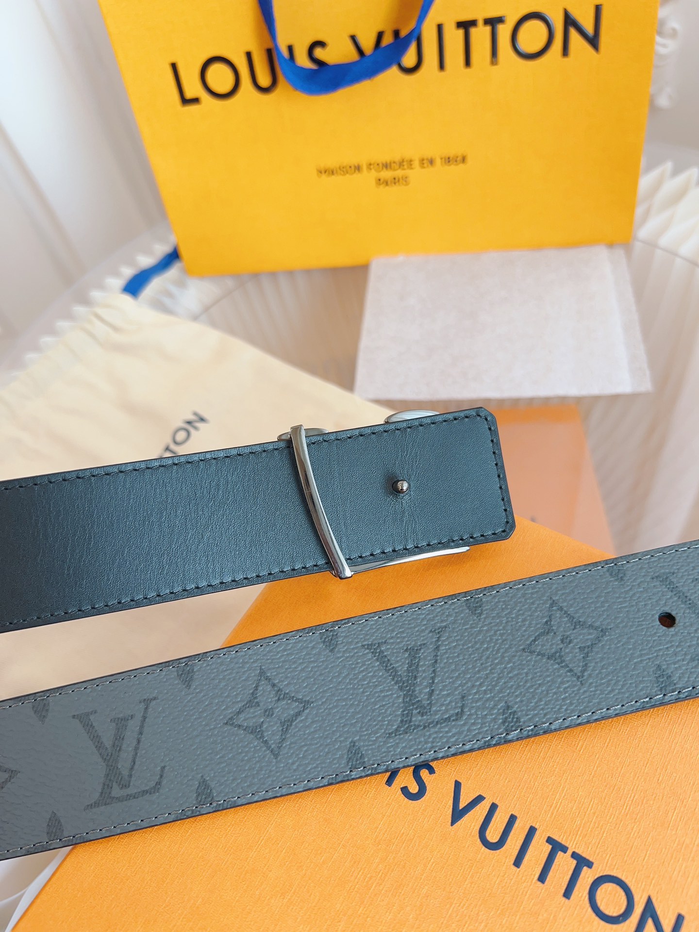 Louis Vuitton Mens Leather Belt Width 4cm 192