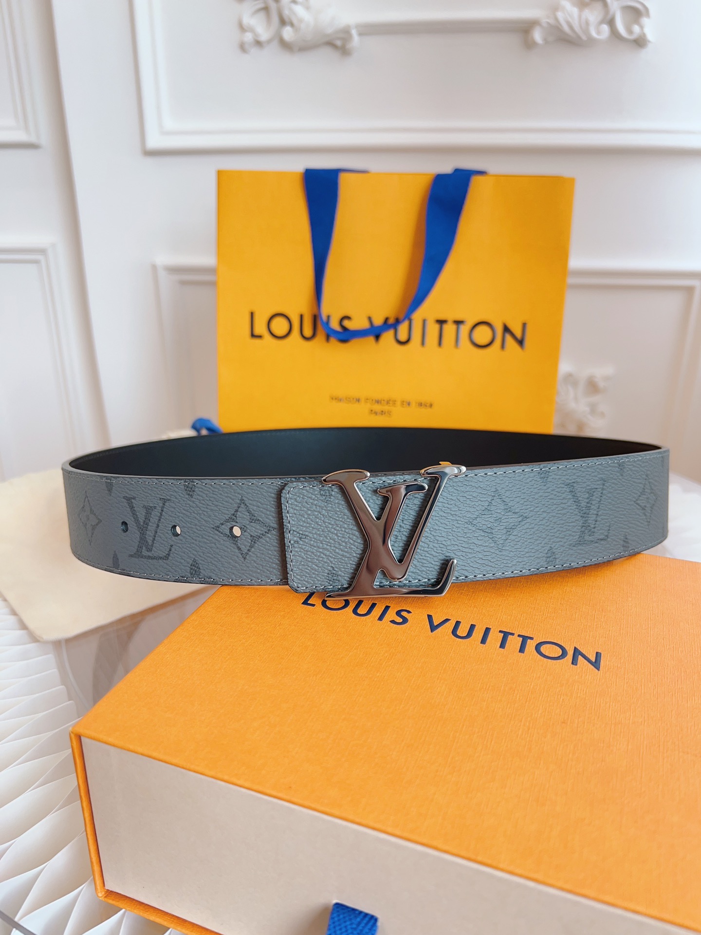 Louis Vuitton Mens Leather Belt Width 4cm 192