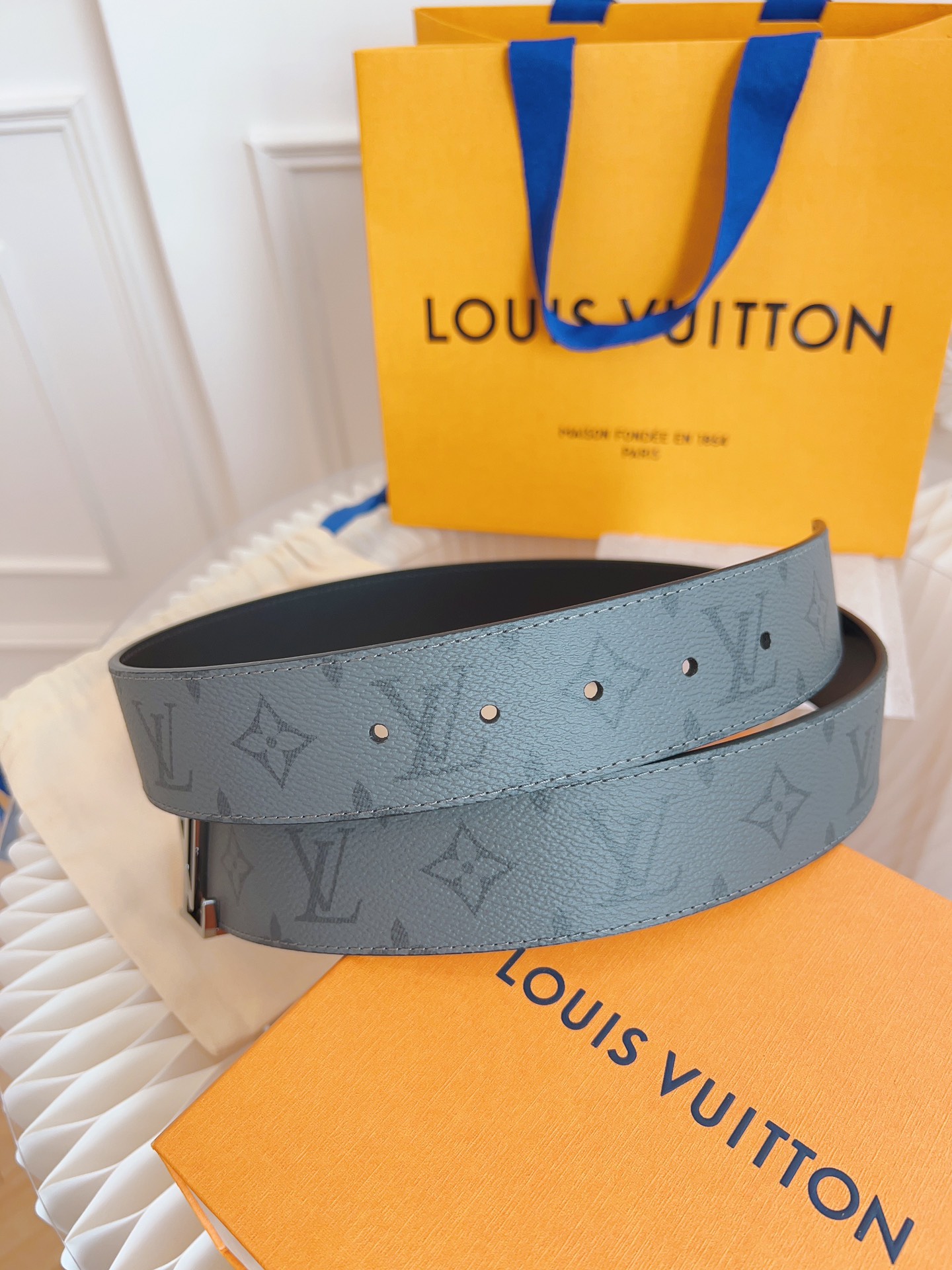 Louis Vuitton Mens Leather Belt Width 4cm 192