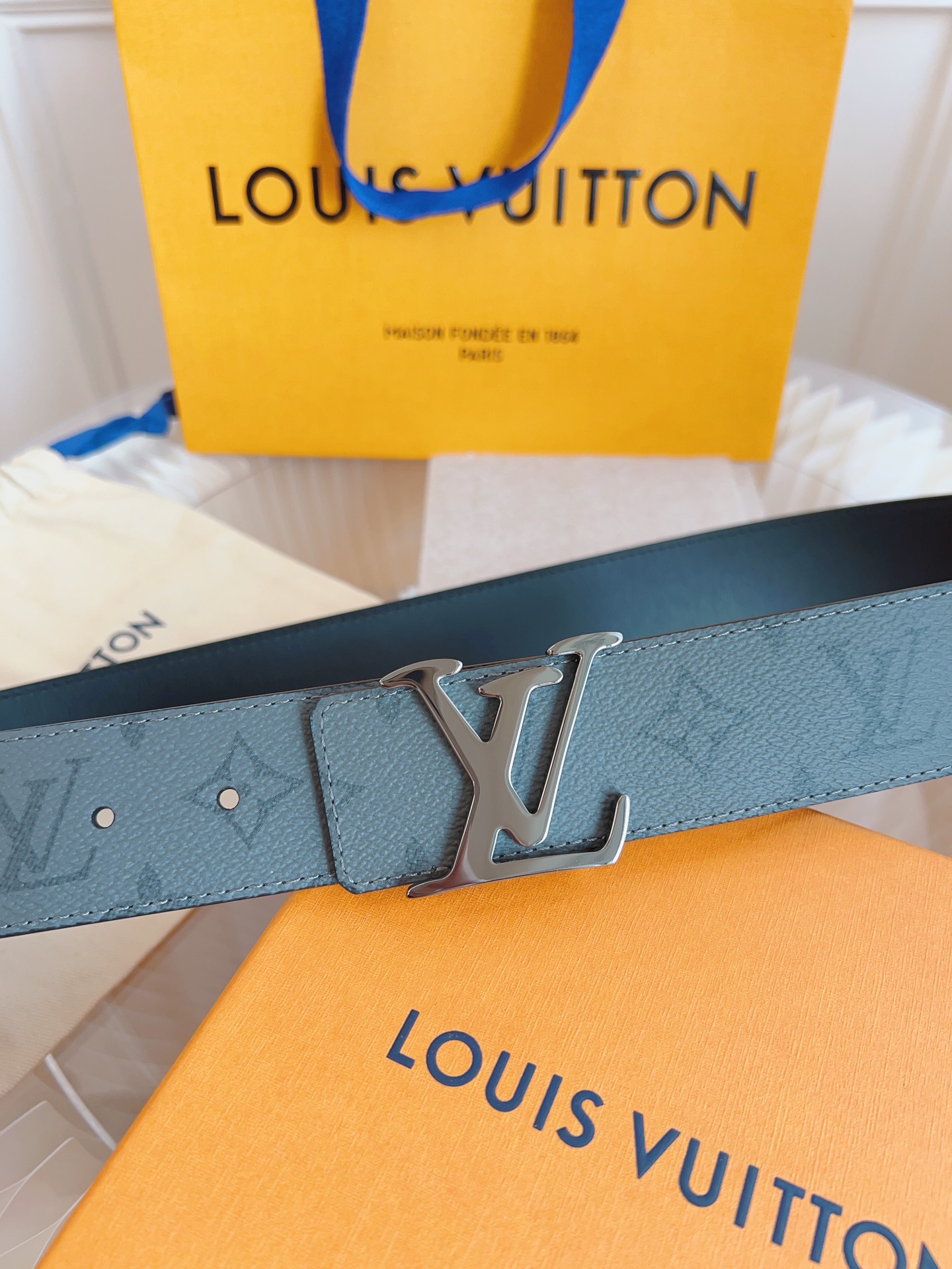 Louis Vuitton Mens Leather Belt Width 4cm 192