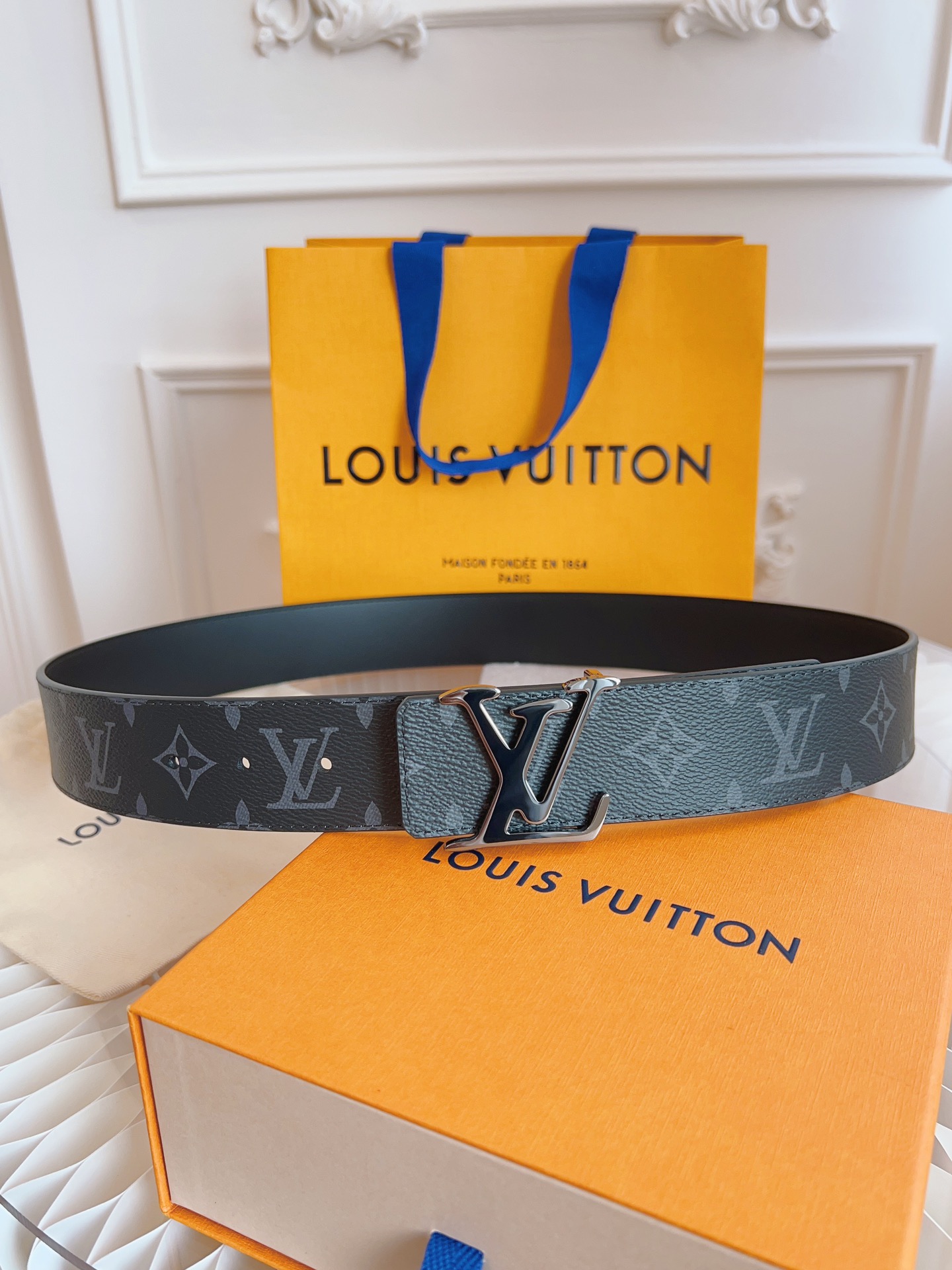 Louis Vuitton Mens Leather Belt Width 4cm 193