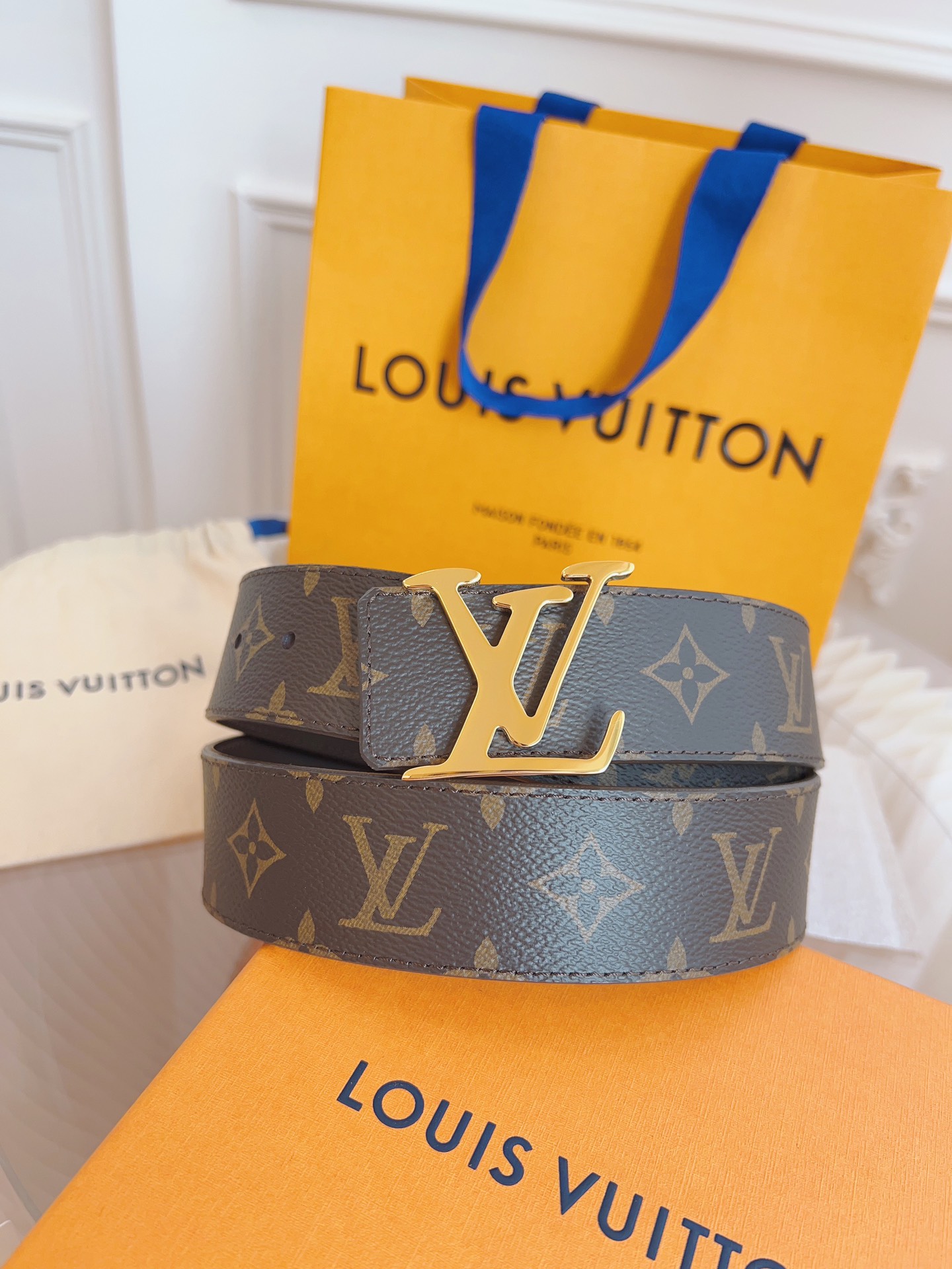 Louis Vuitton Mens Leather Belt Width 4cm 194