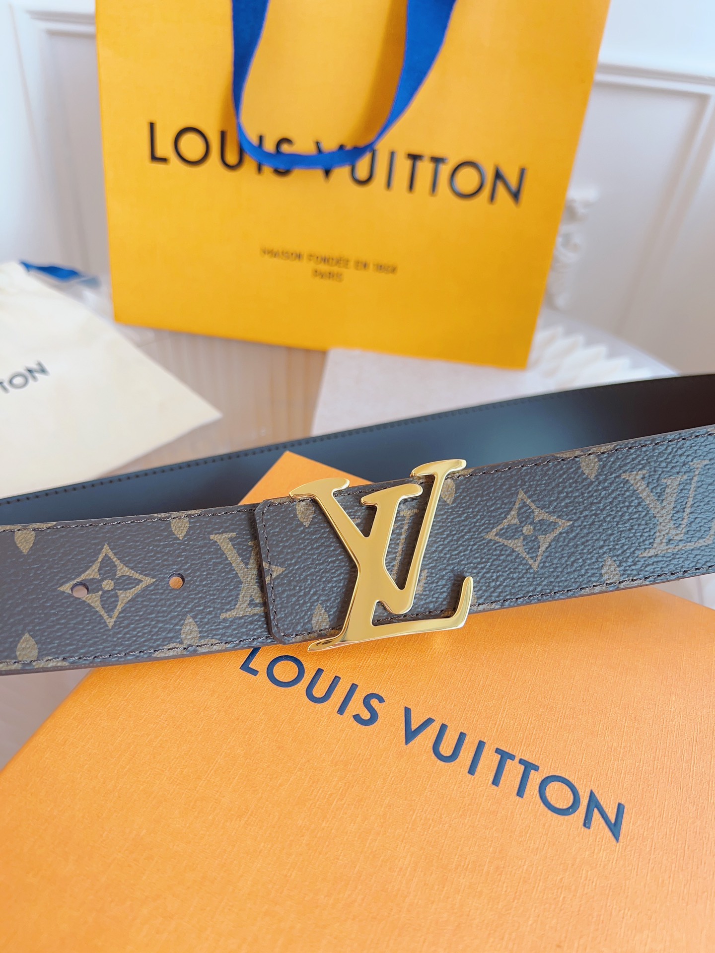 Louis Vuitton Mens Leather Belt Width 4cm 194