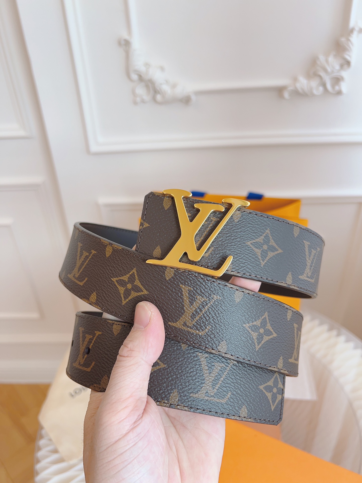 Louis Vuitton Mens Leather Belt Width 4cm 194