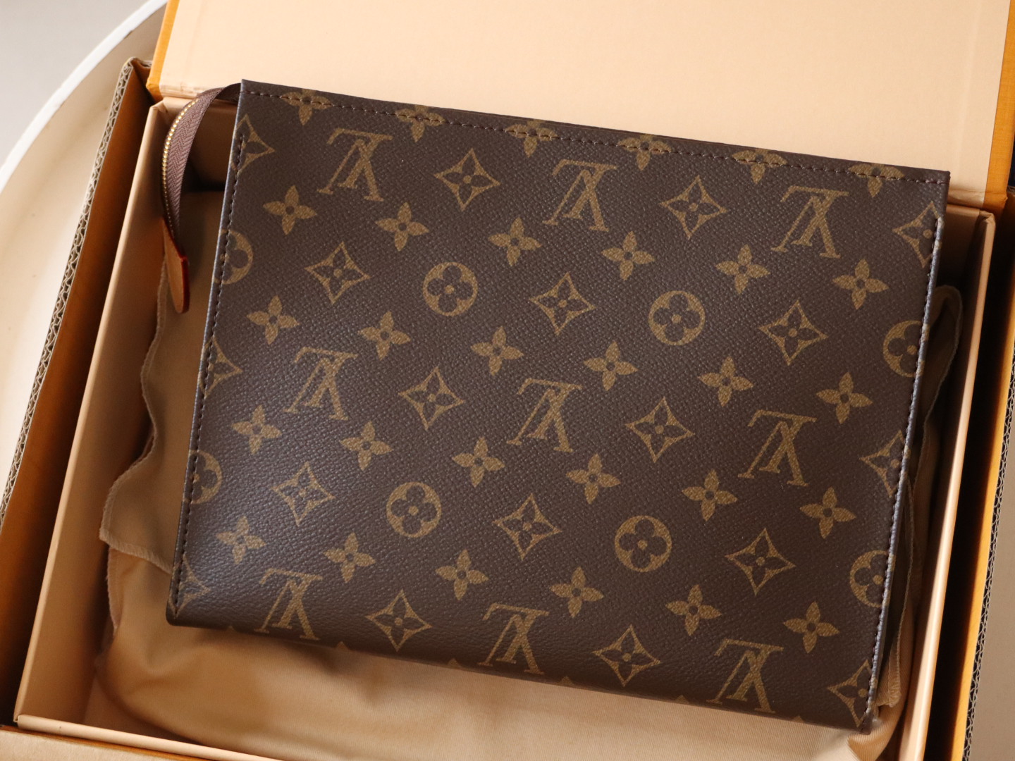 Louis Vuitton Monogram TOILETRY POUCH 26 M47542