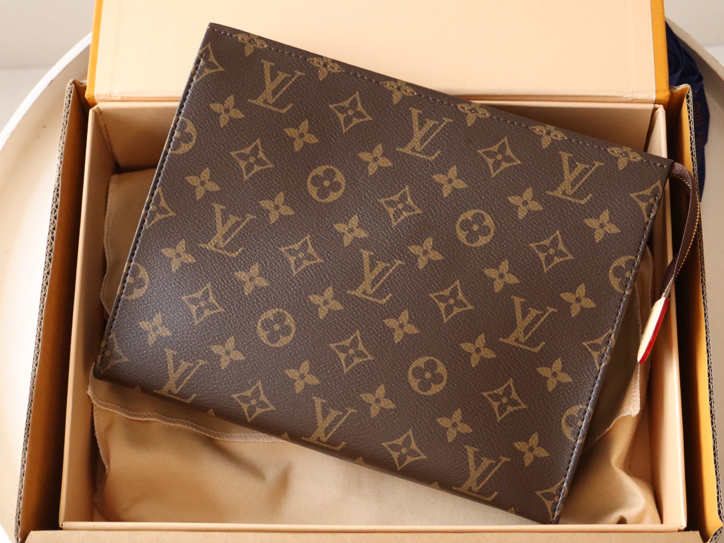 Louis Vuitton Monogram TOILETRY POUCH 26 M47542